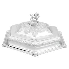 Antigua fuente con tapa de plata de ley de Robert Garrard II