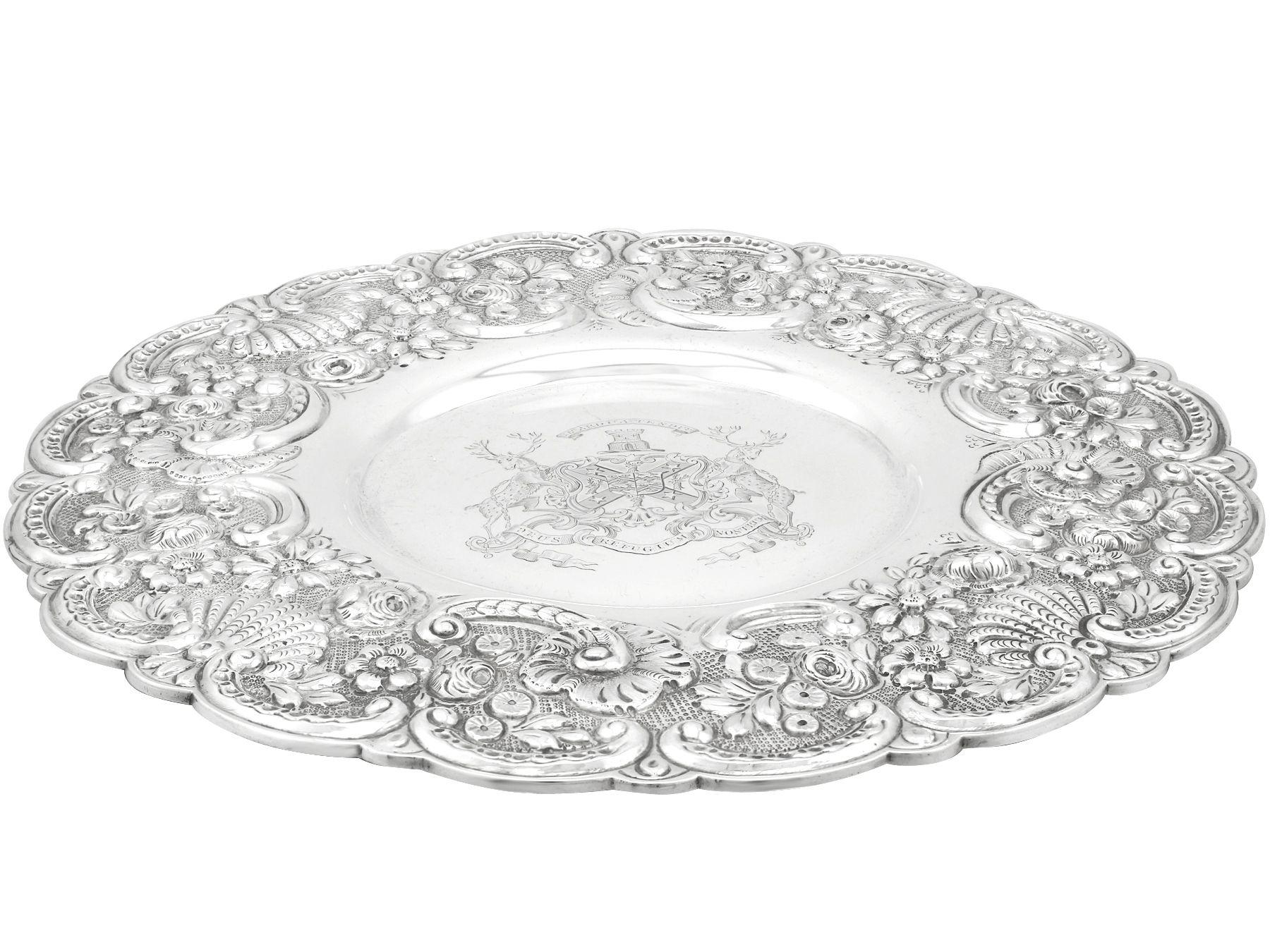 Début du XIXe siècle Plat de service ancien recouvert d'argent sterling George III en vente