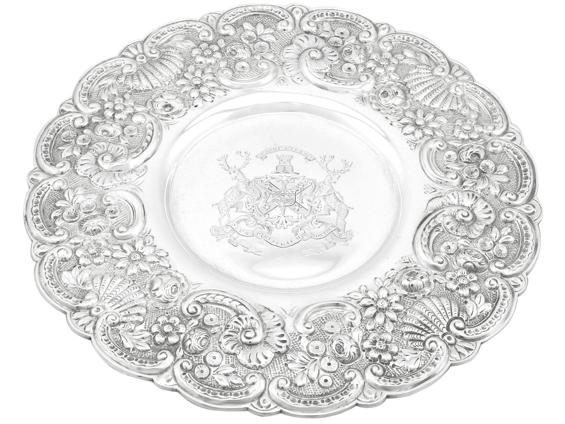 Argent Plat de service ancien recouvert d'argent sterling George III en vente