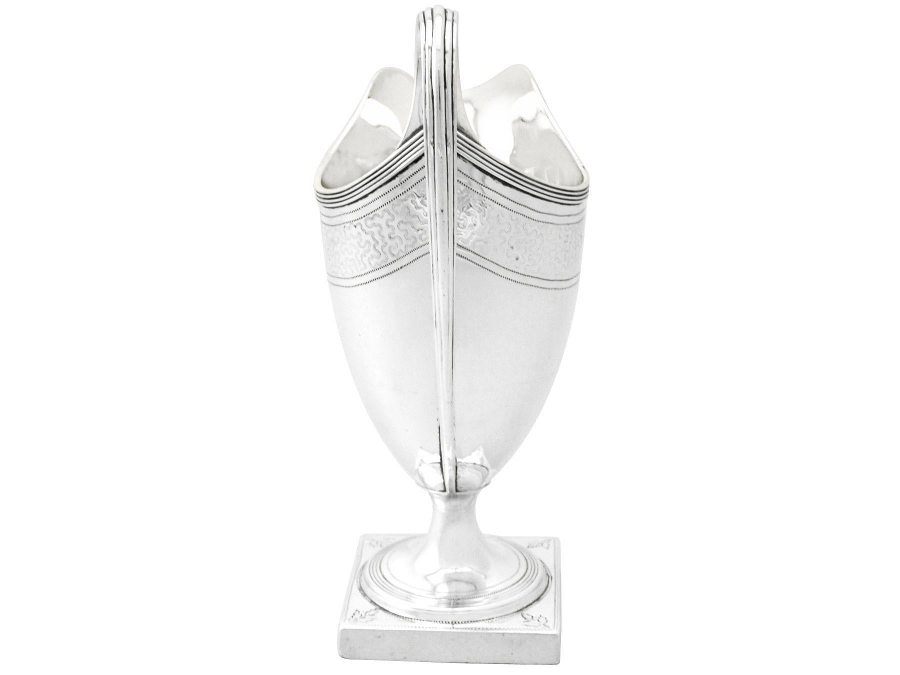 George III Jarre à crème ou crémier ancien en argent Sterling en vente