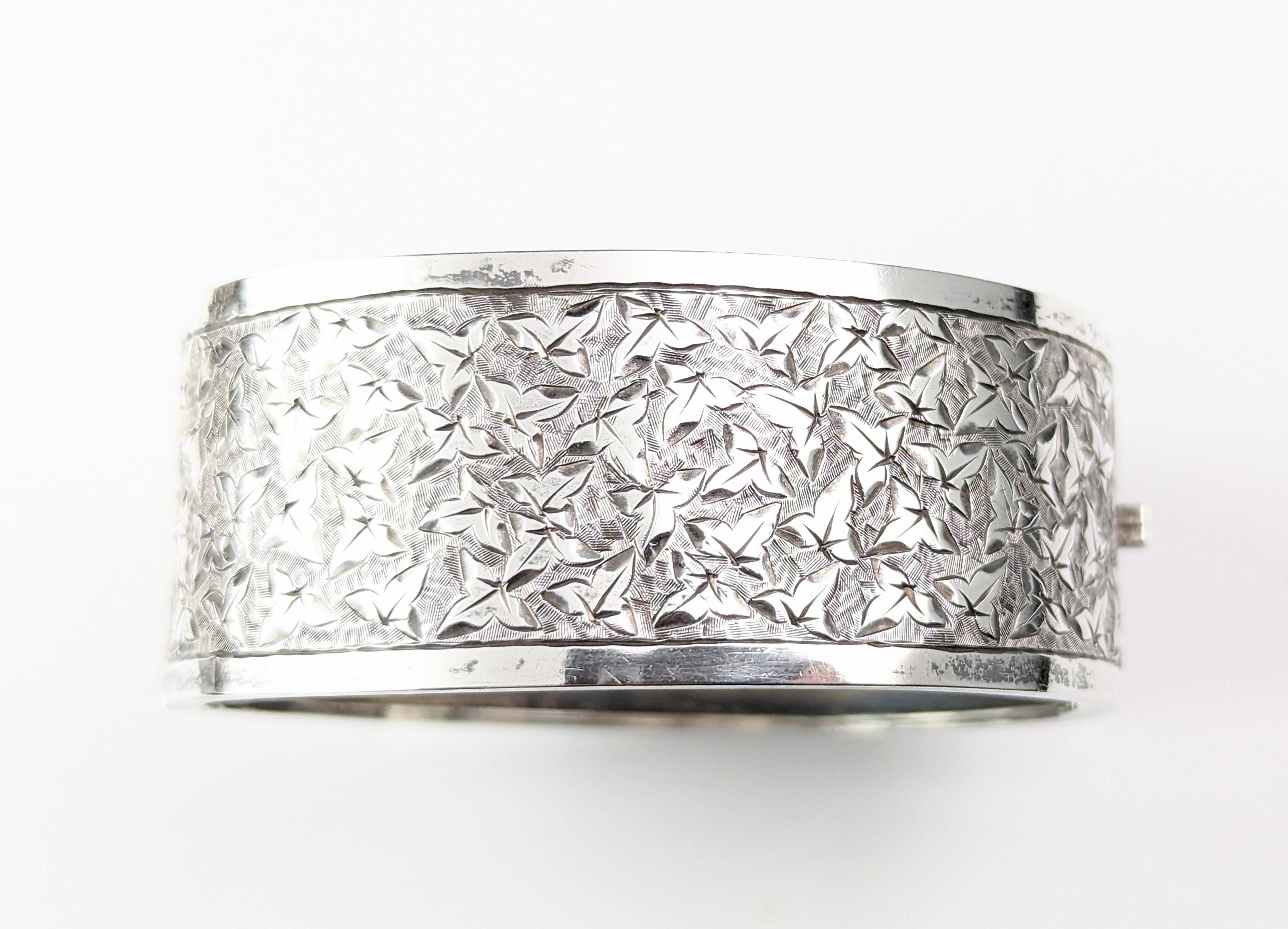 Antique sterling silver cuff bangle, Ivy engraved  For Sale 6