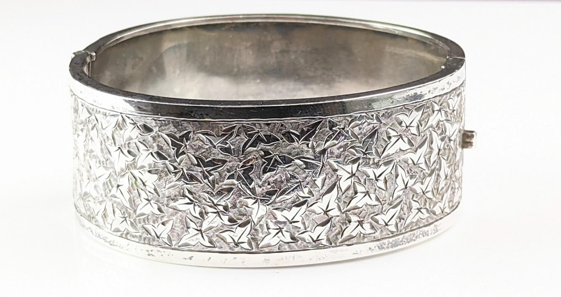 Bracciale antico in argento sterling, inciso Ivy in vendita 7