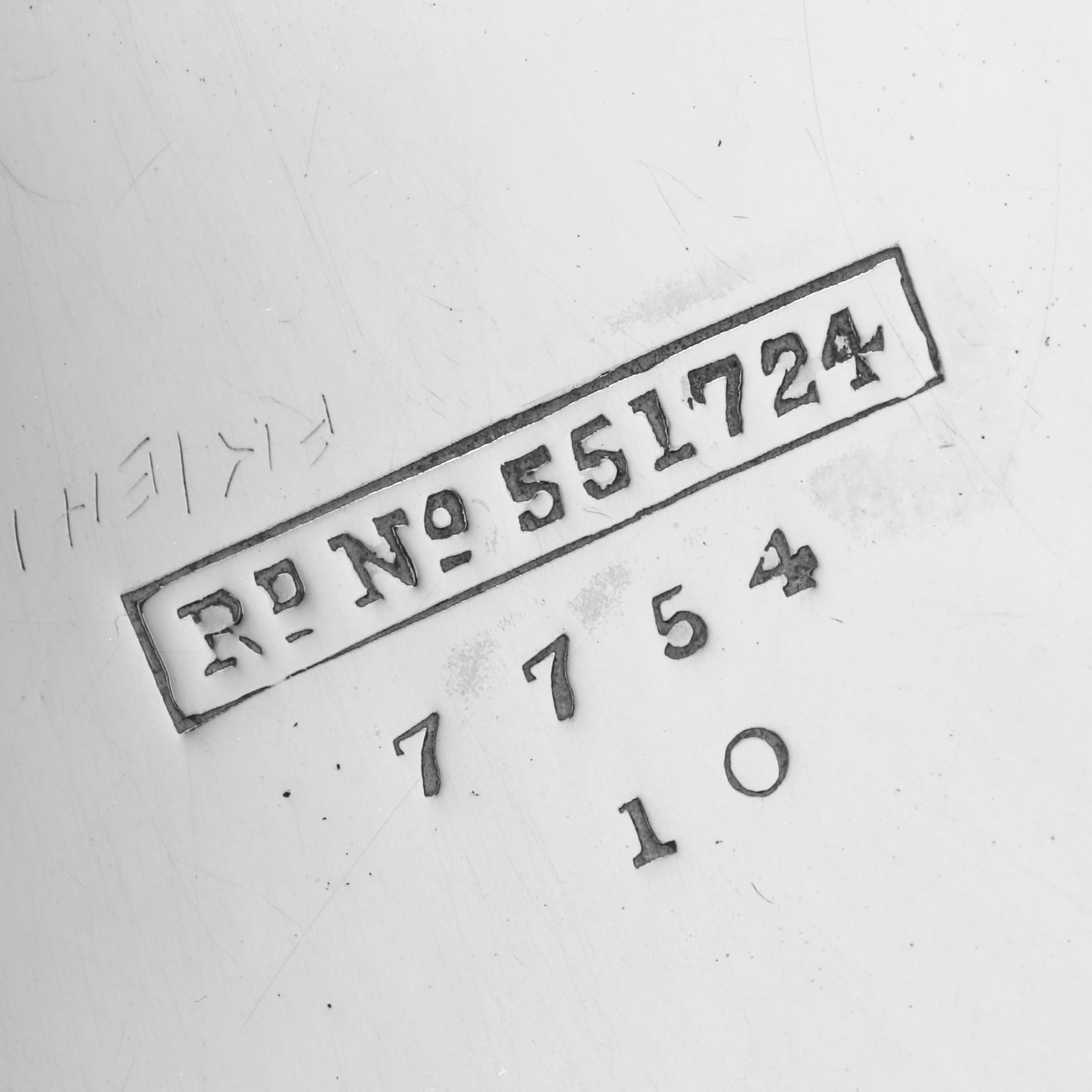 Inizio XX secolo Antico piatto in argento sterling realizzato da James Dixon & Sons nel 1913 in vendita