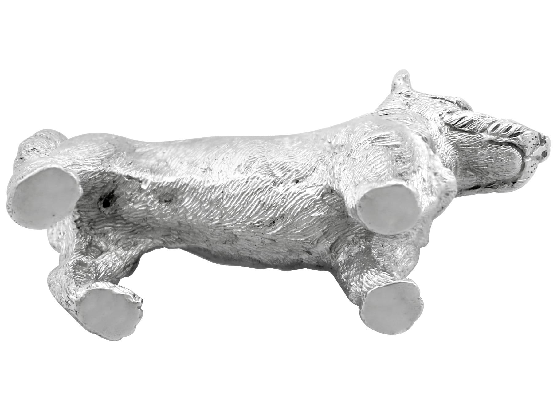 Antikes Sterlingsilber Terrier-Hunde-Pfefferblatt aus Sterlingsilber im Angebot 4