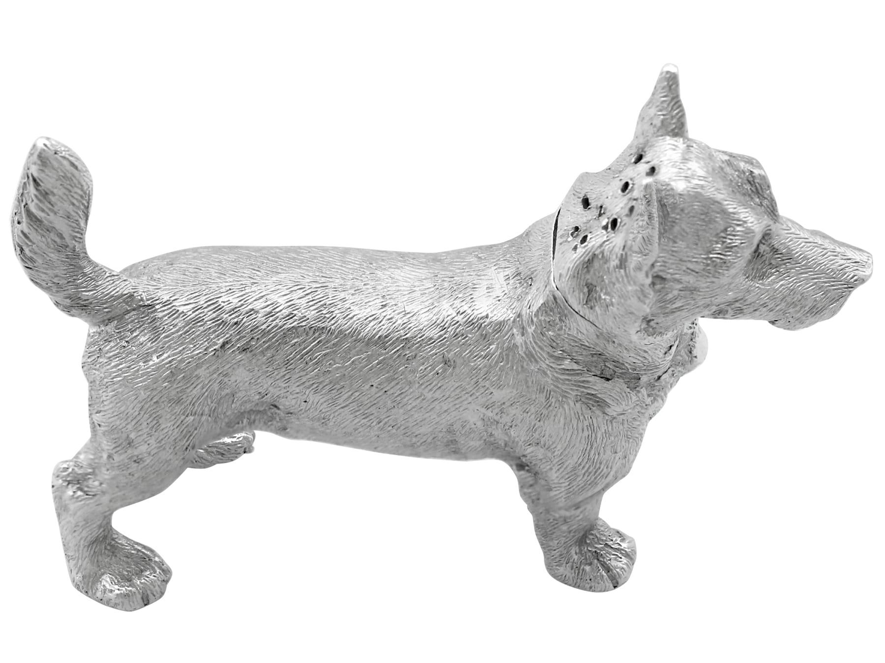 Antikes Sterlingsilber Terrier-Hunde-Pfefferblatt aus Sterlingsilber (Englisch) im Angebot