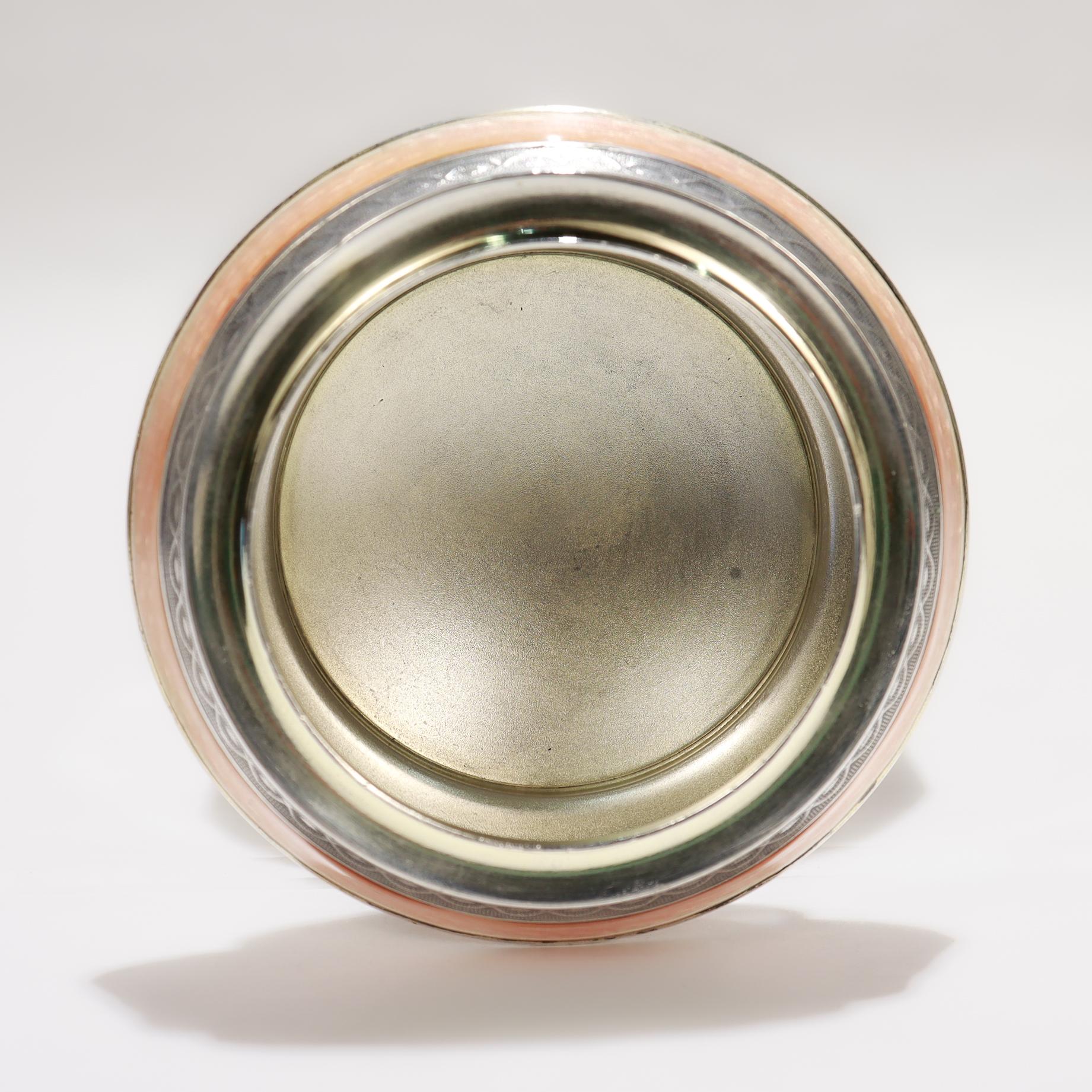 Ancienne boîte à vêtements en argent, émail et verre avec un paon pour Gorham en vente 7