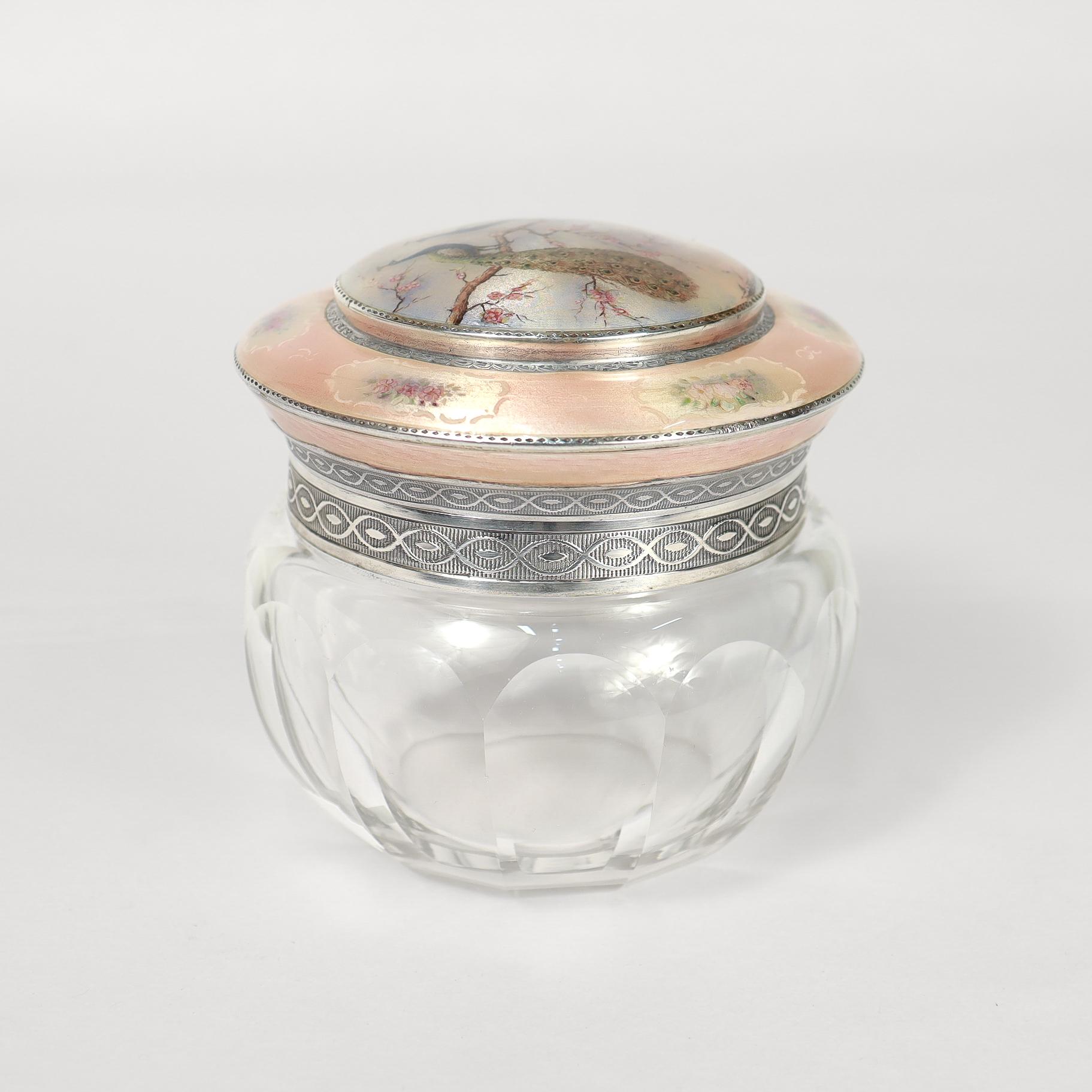 Art nouveau Ancienne boîte à vêtements en argent, émail et verre avec un paon pour Gorham en vente