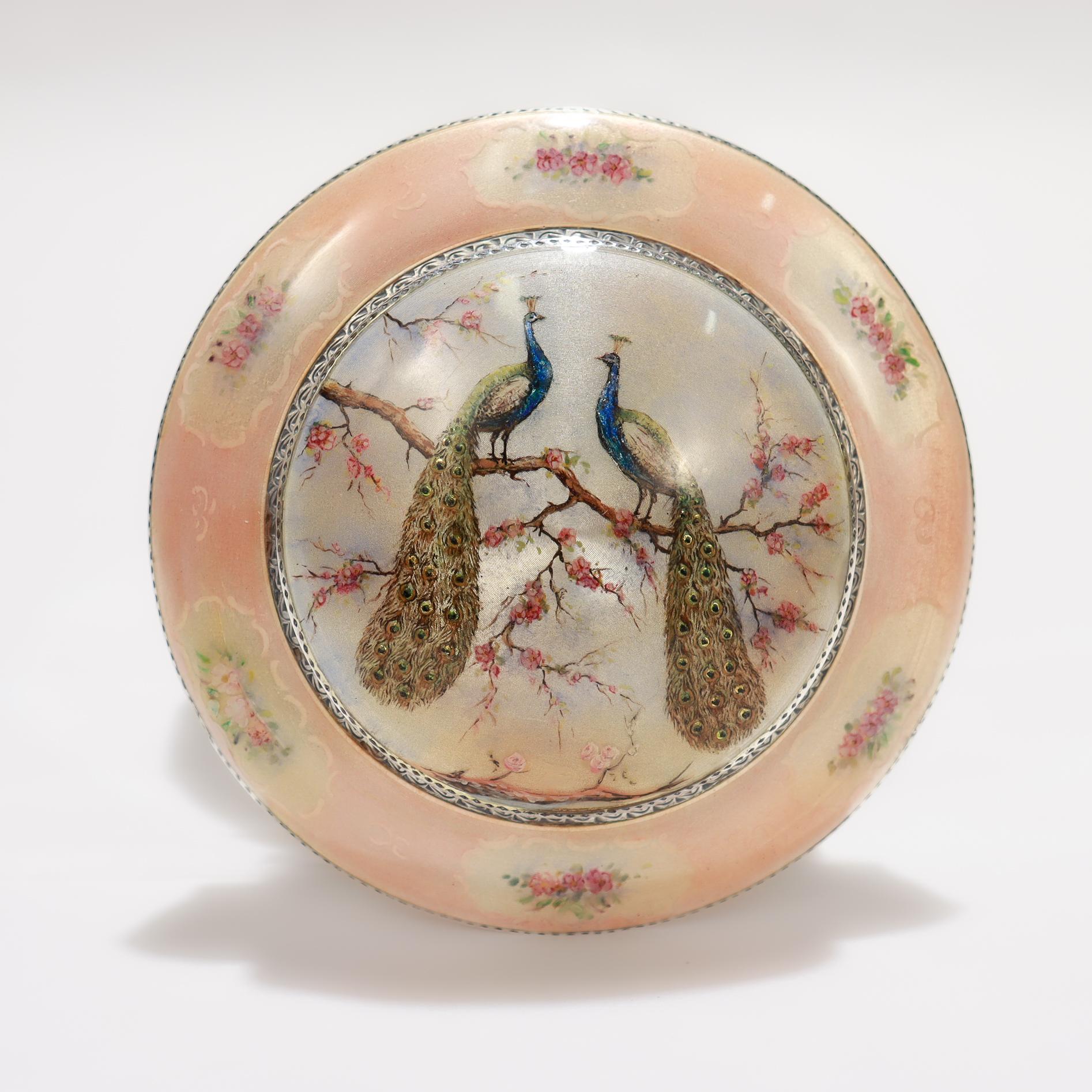 Ancienne boîte à vêtements en argent, émail et verre avec un paon pour Gorham Bon état - En vente à Philadelphia, PA