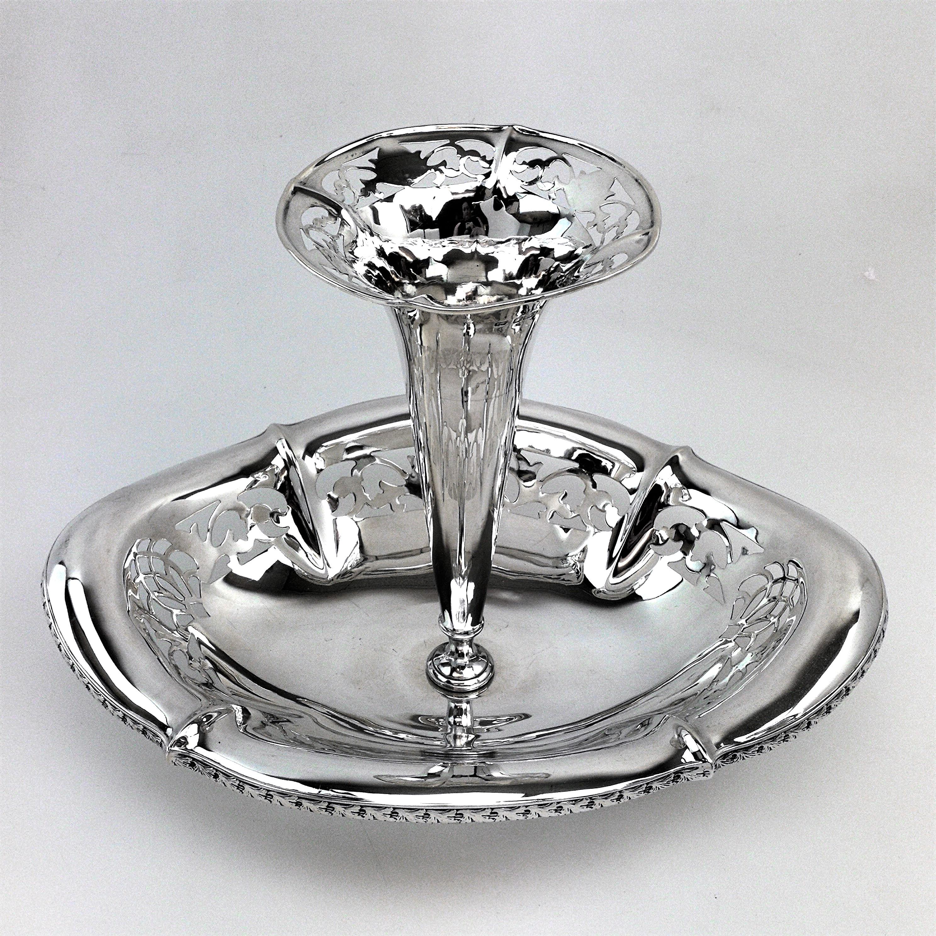 Early 20th Century Antique Sterling Silver Epergne / Centrepiece / Vase 1911 For Sale