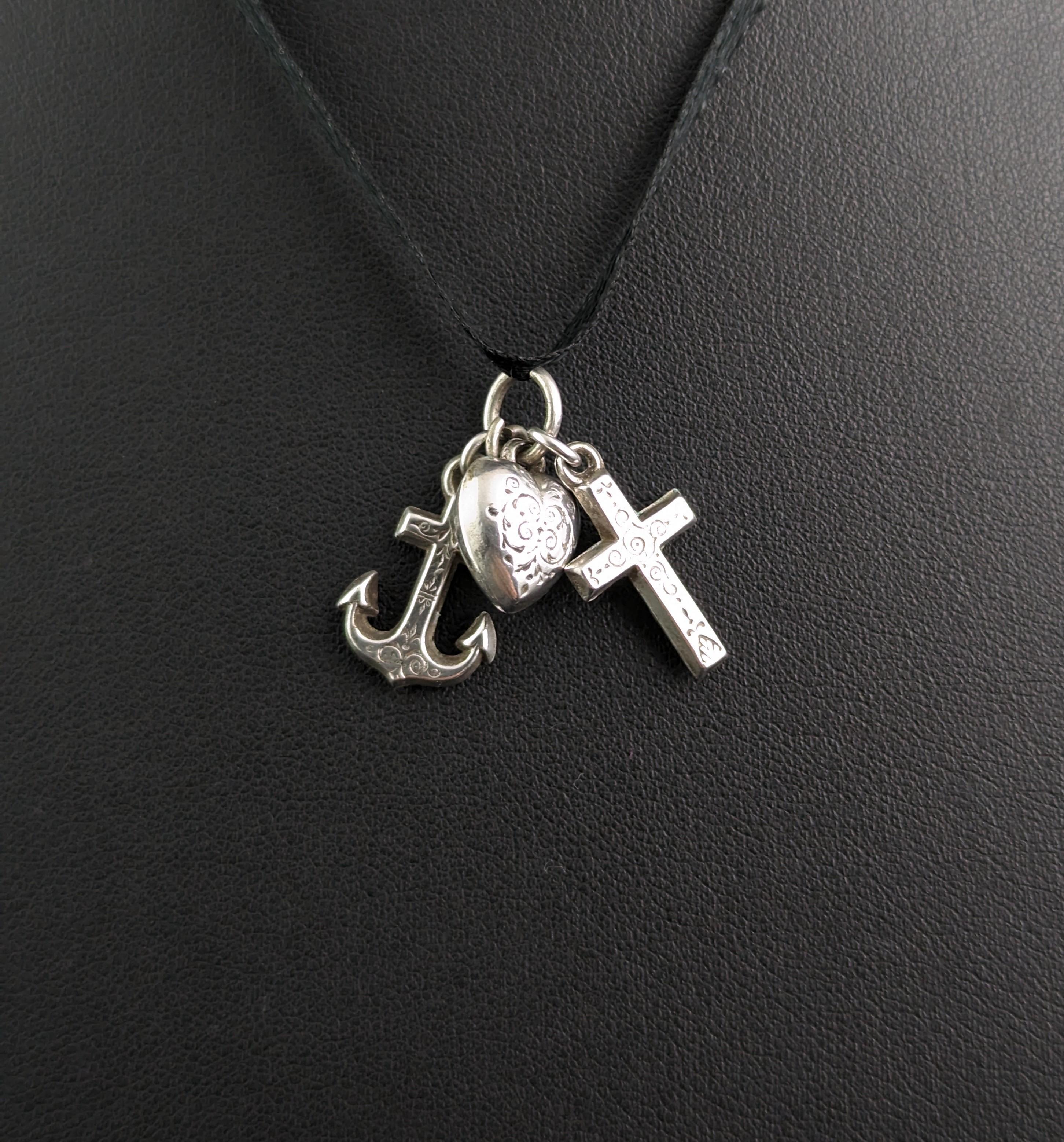 Antique Sterling silver Faith, Hope and Charity charm, Pendant, Victorian  In Good Condition In NEWARK, GB