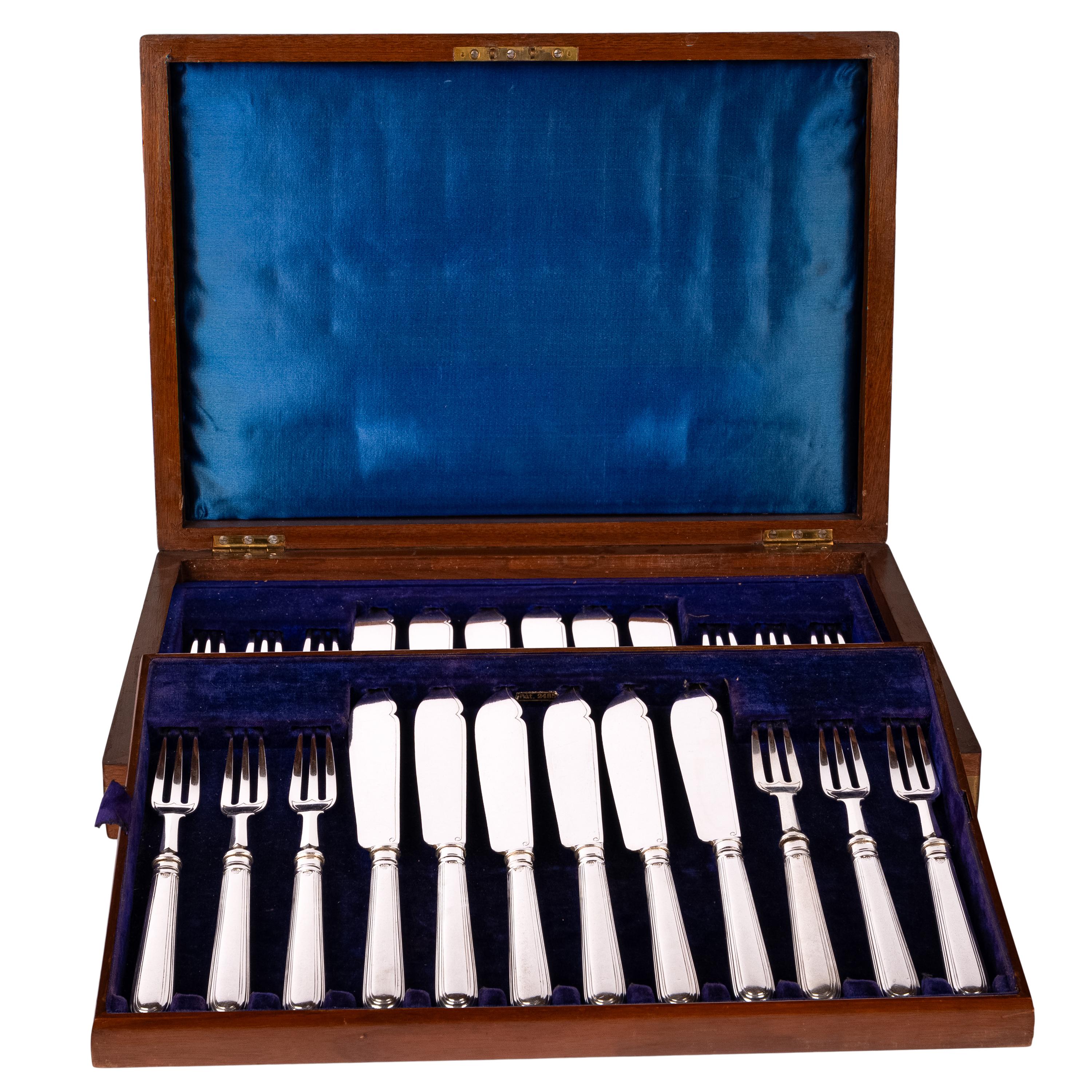 English Antique Sterling Silver Fish Service 24 Knives Forks Garrard & Co London 1912 For Sale