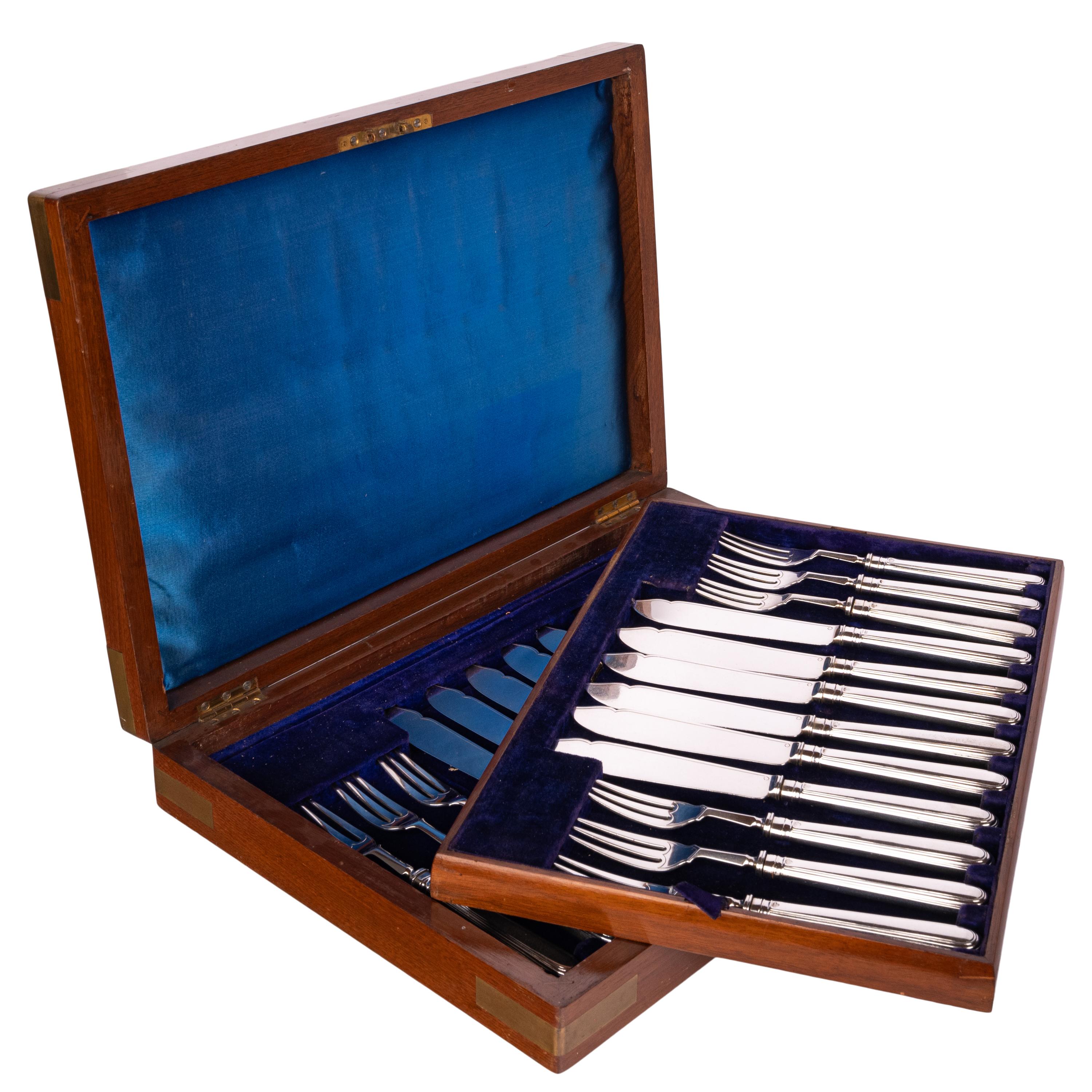 Early 20th Century Antique Sterling Silver Fish Service 24 Knives Forks Garrard & Co London 1912 For Sale