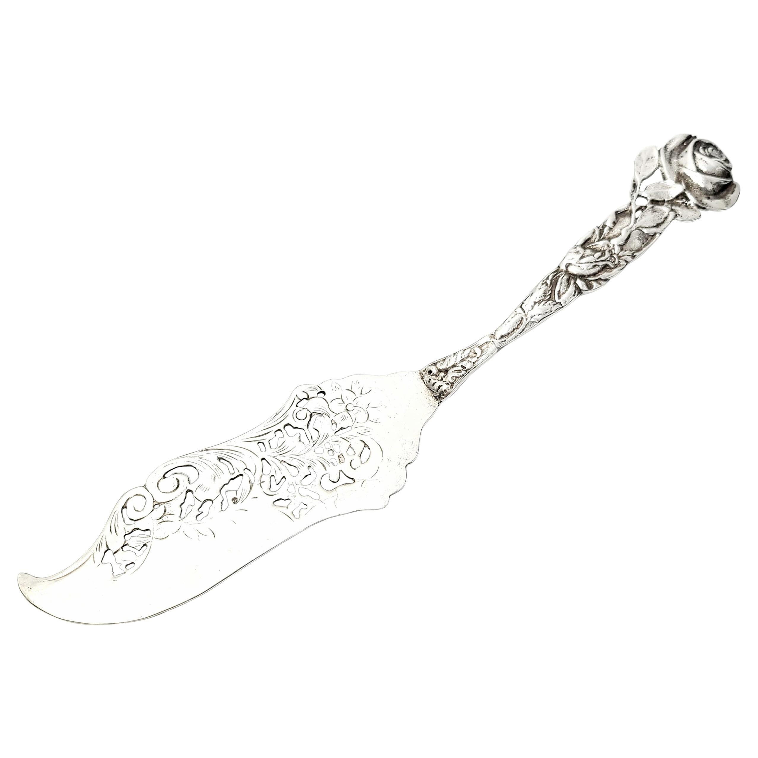 Antico coltello da portata a forma di pesce in argento sterling