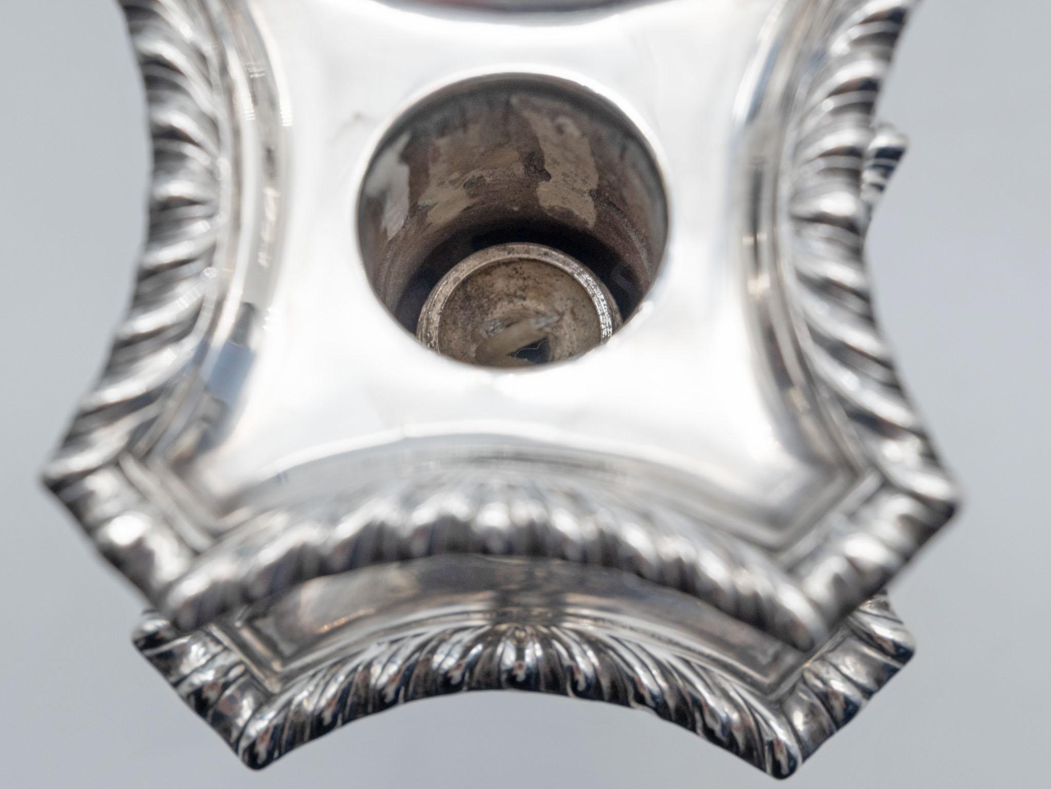 Antico candelabro in argento sterling a cinque luci Goldsmiths & Silversmiths London in vendita 7