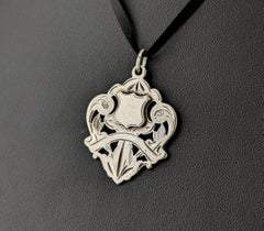 Antiker Anhänger aus Sterlingsilber, schildförmig, edwardianisch