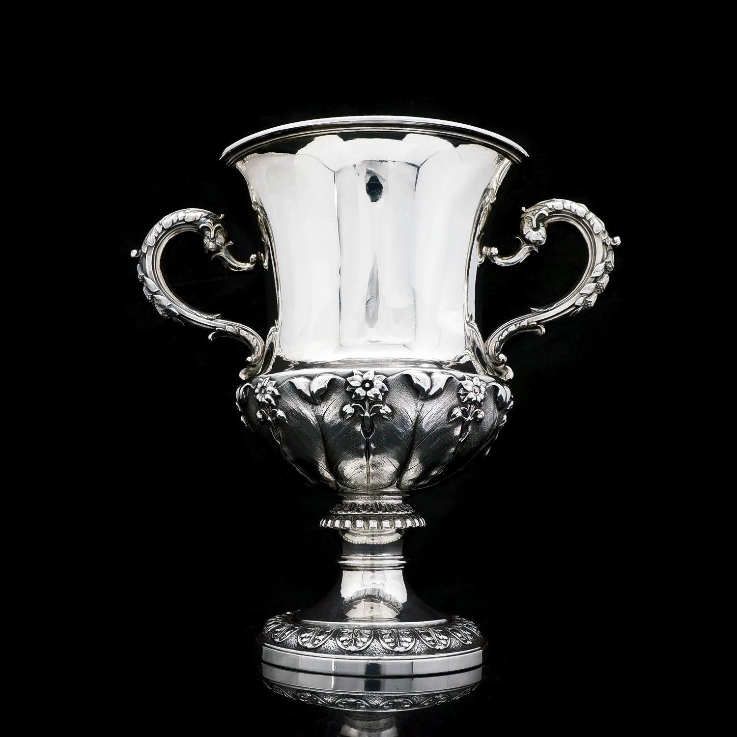 Antique Sterling Silver Georgian Cup / Vase in Campagna Form, Barnard, 1829 12