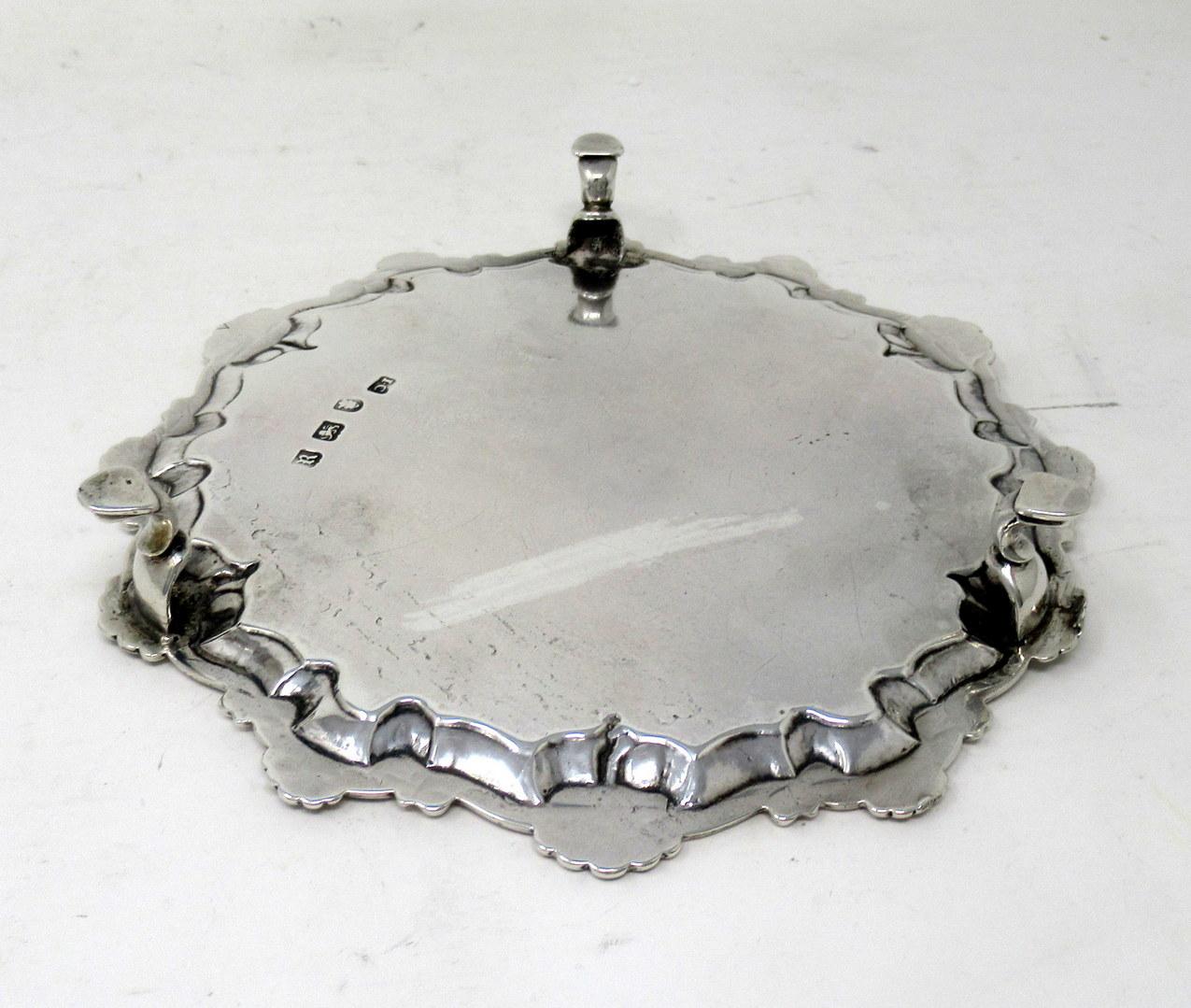 Antique Sterling Silver Georgian Serving Card Tray Eighteenth Century Hallmark In Good Condition For Sale In Dublin, Ireland