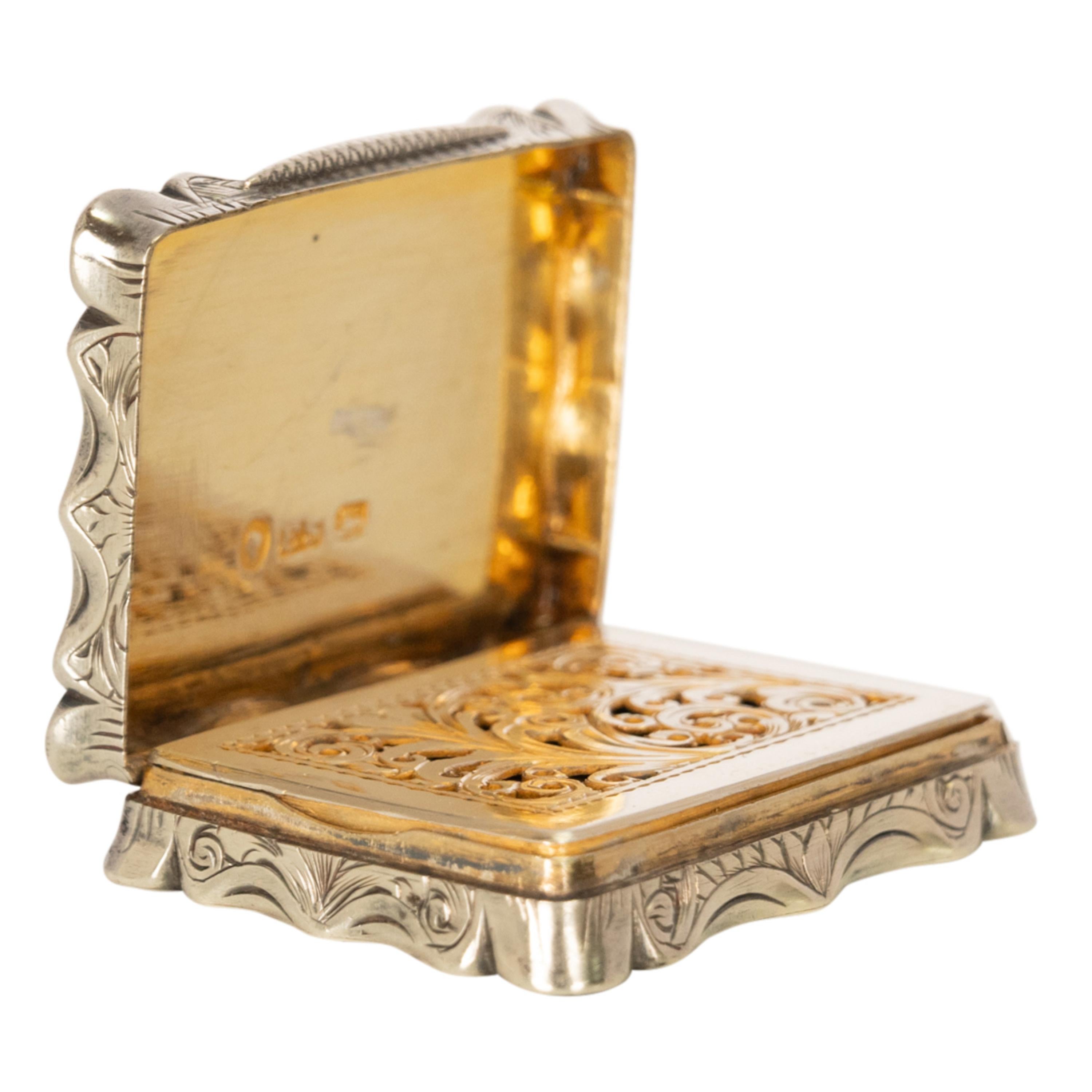 Antike Sterling Silber vergoldet graviert Vinaigrette Birmingham Edward Smith 1839 (Frühviktorianisch) im Angebot