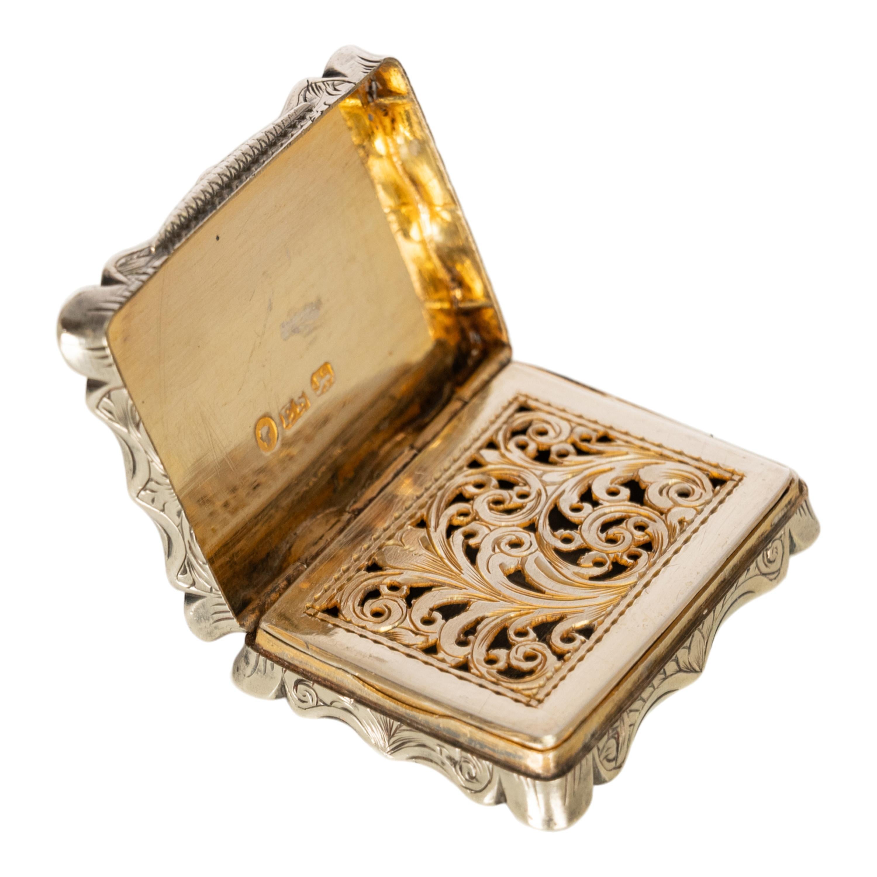 Antike Sterling Silber vergoldet graviert Vinaigrette Birmingham Edward Smith 1839 im Zustand „Gut“ im Angebot in Portland, OR