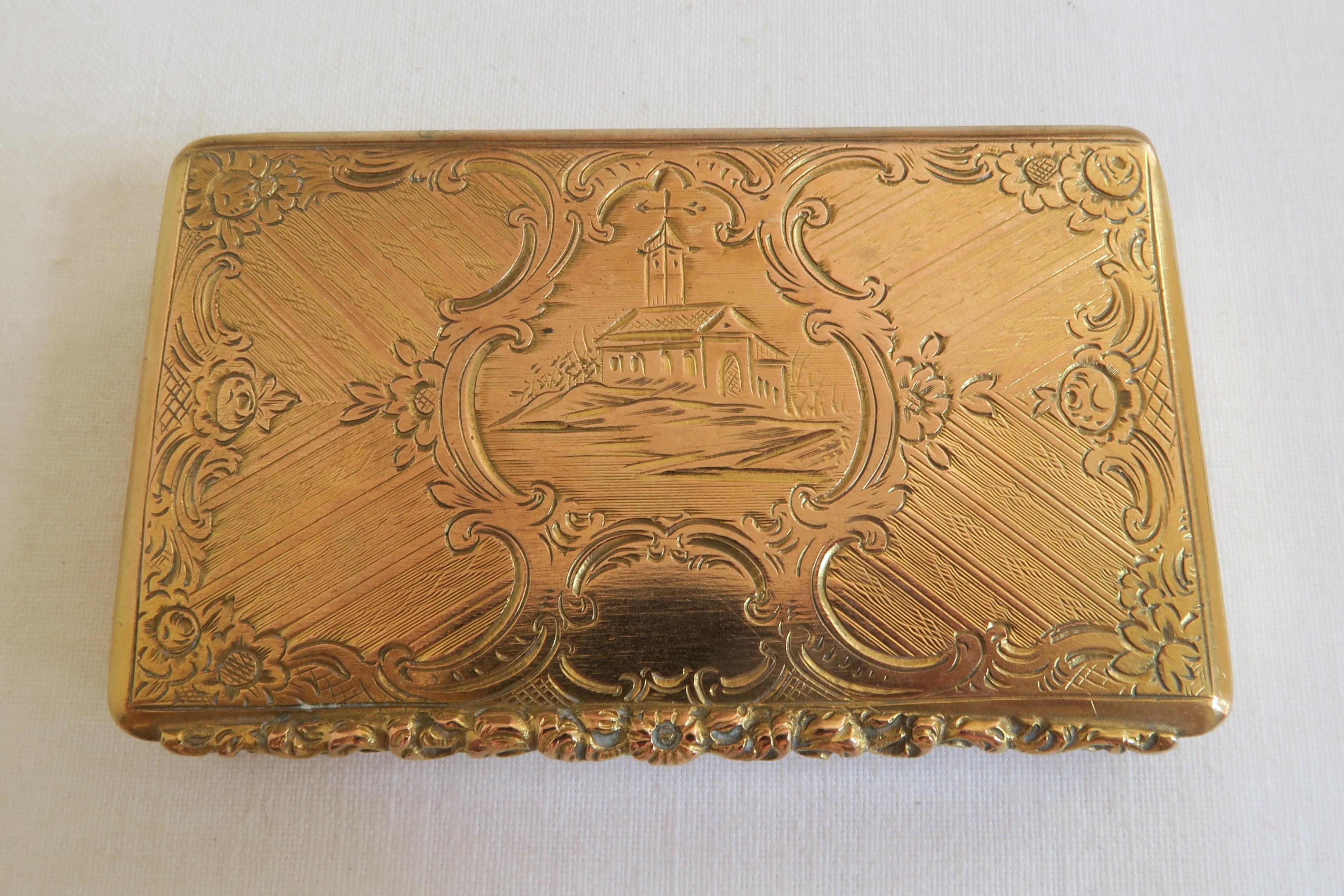 Antique Sterling Silver Gold Plated Snuff Box with Architectural Motif For Sale 4