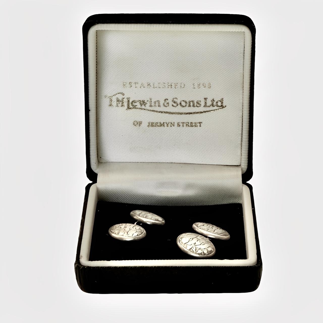 Gemelli antichi in argento Sterling incisi a mano a forma di fiore in vendita 2