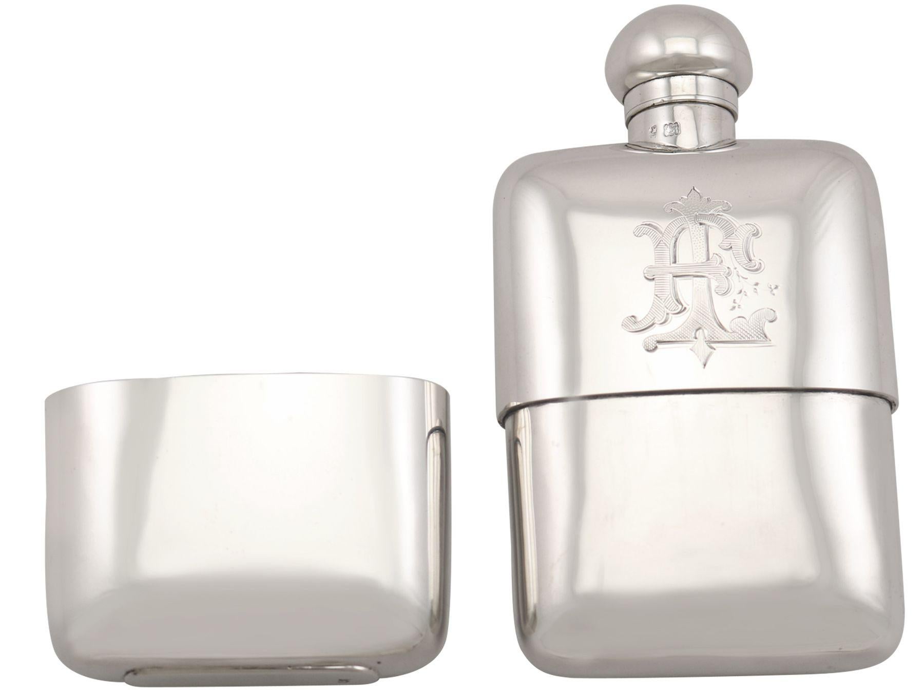 An exceptional, fine and impressive, antique George V English sterling silver hip flask fitted to its original box; an addition to our wine and drinks related silverware collection.

This exceptional, fine and impressive antique George V sterling