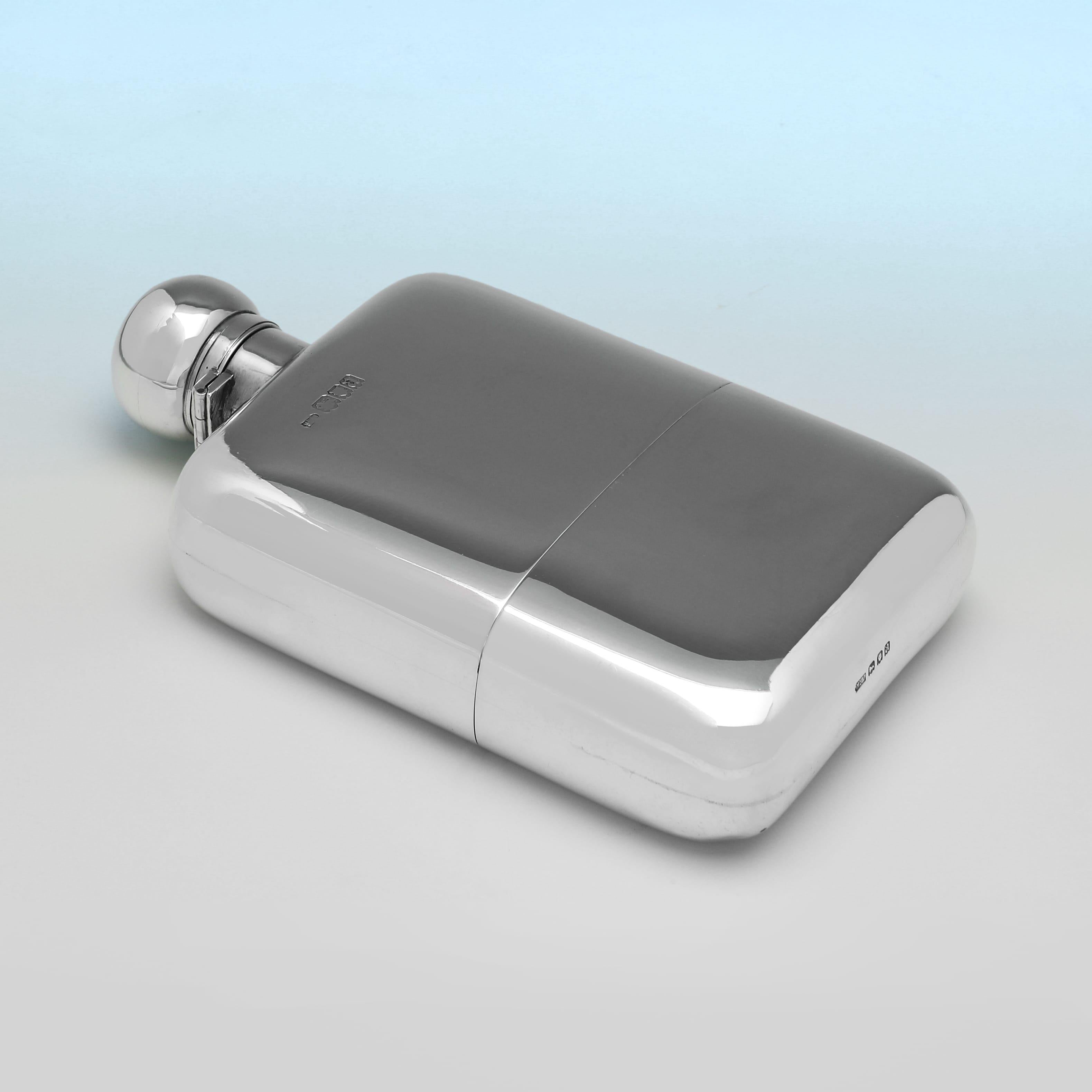 English Antique sterling silver hip flask made in London in 1916 by Mappin & Webb For Sale