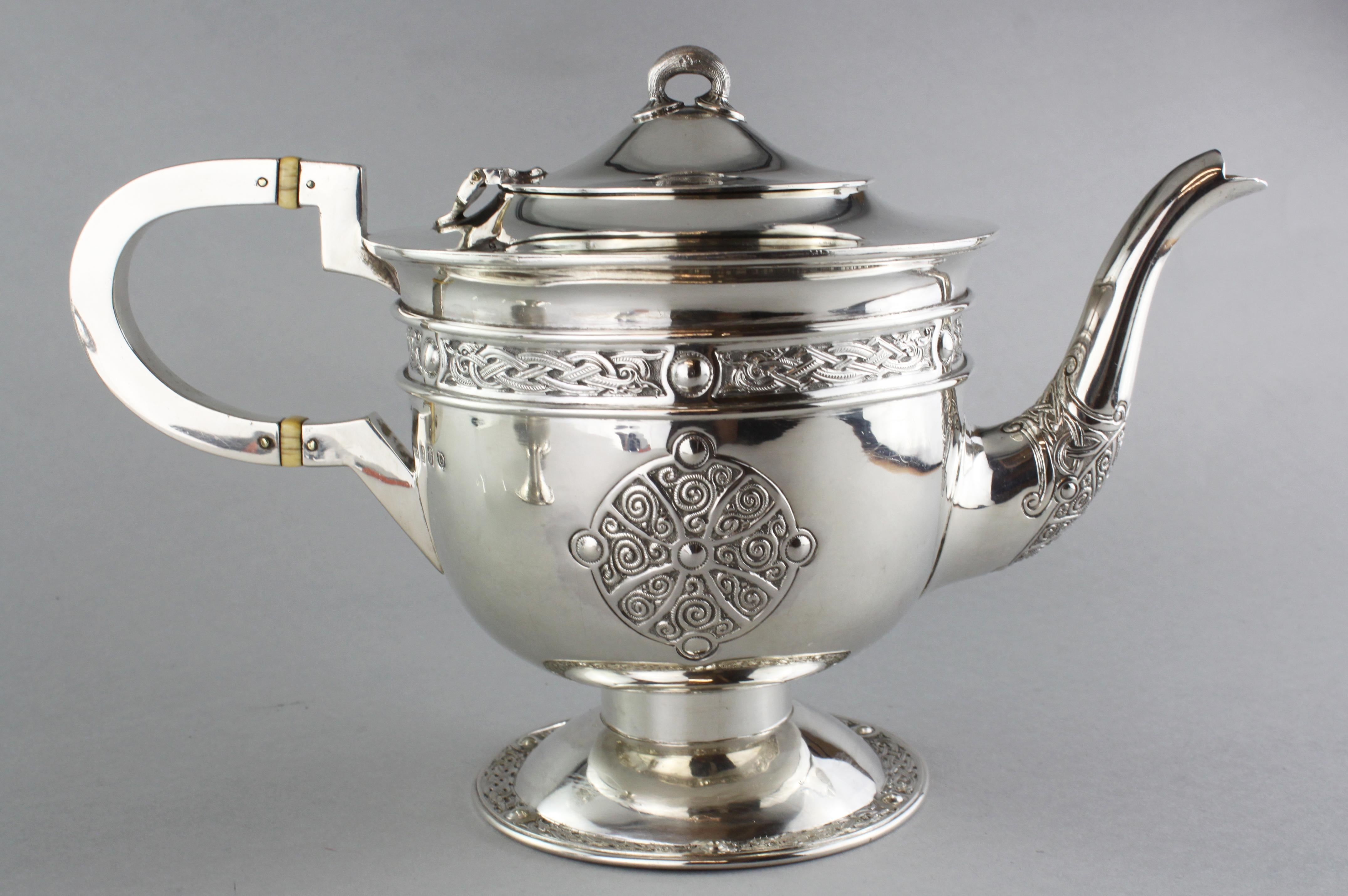 Northern Irish Antique Sterling Silver Irish Three-Piece Tea Service Set, Dublin 1917, Hopkin