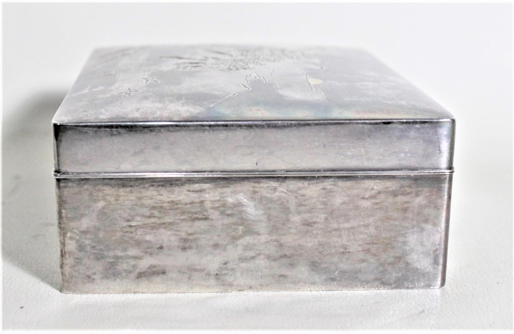 Antike, gravierte Zigaretten- oder dekorative Schachtel aus Sterlingsilber für den japanischen Export (Graviert) im Angebot