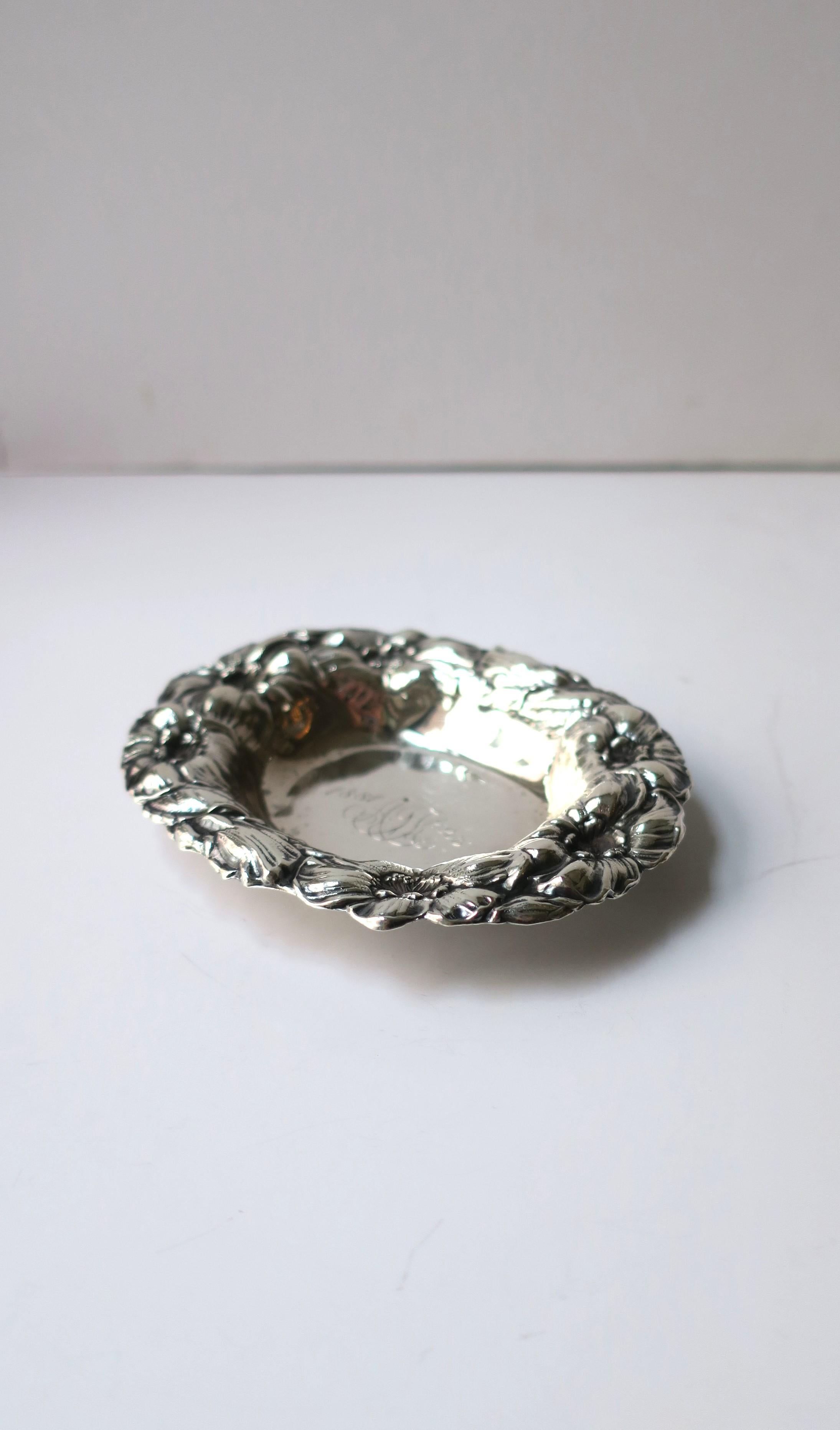 Antiguo Plato Joyero de Plata de Ley Estilo Buccellati en venta 1