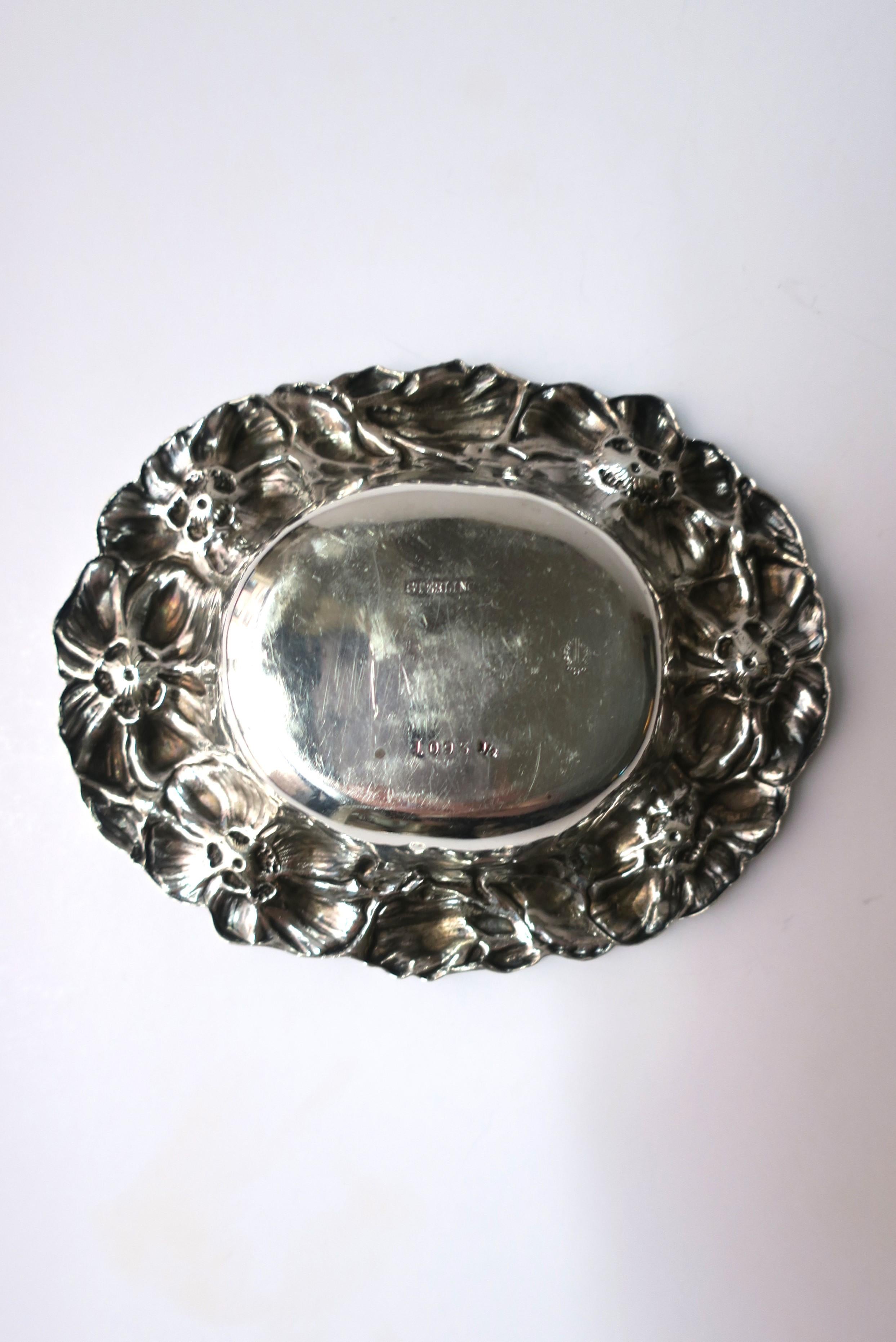 Antiguo Plato Joyero de Plata de Ley Estilo Buccellati en venta 2