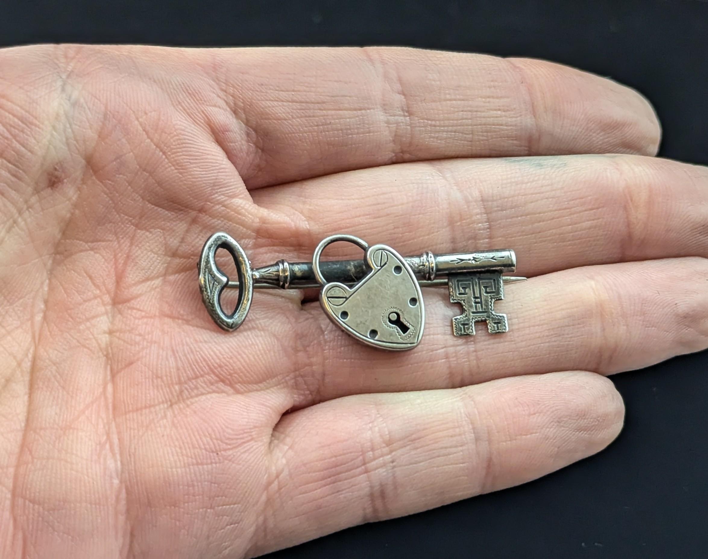 Broche ancienne clé de mon cœur en argent sterling Pour femmes en vente
