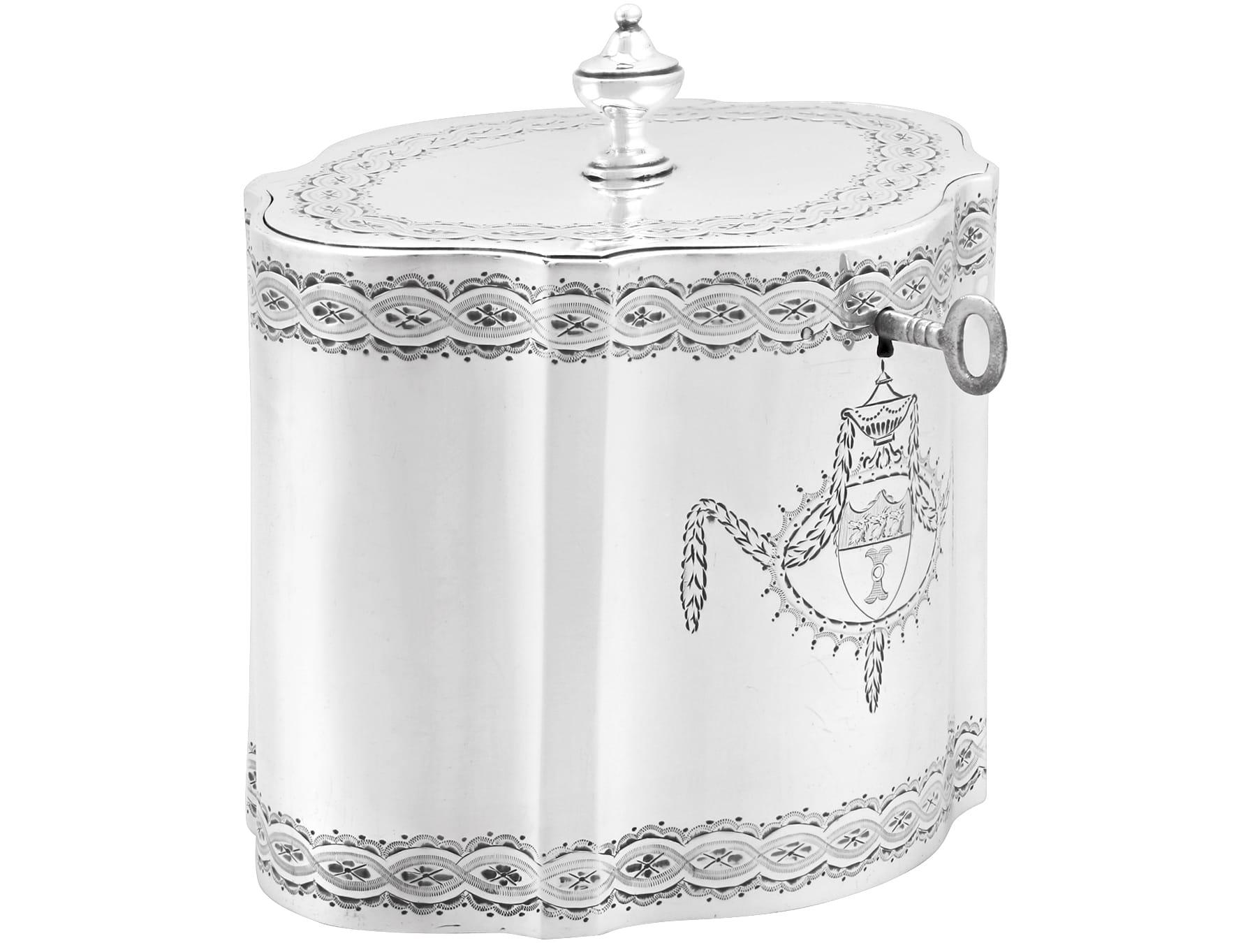 Antique 1782 Sterling Silver Locking Tea Caddy In Excellent Condition For Sale In Jesmond, Newcastle Upon Tyne