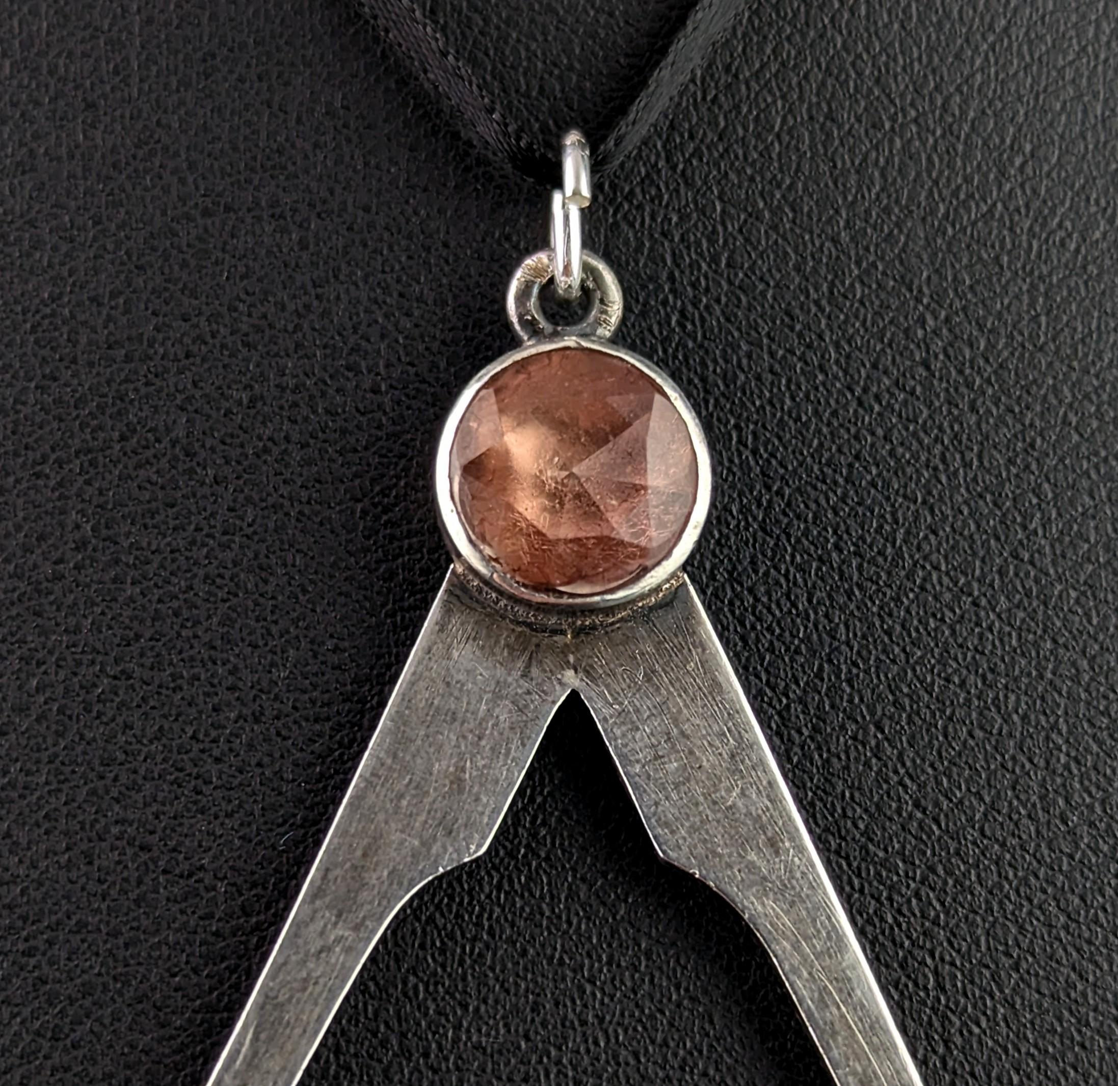 Antico ciondolo massonico in argento sterling, grande, vittoriano in vendita 1