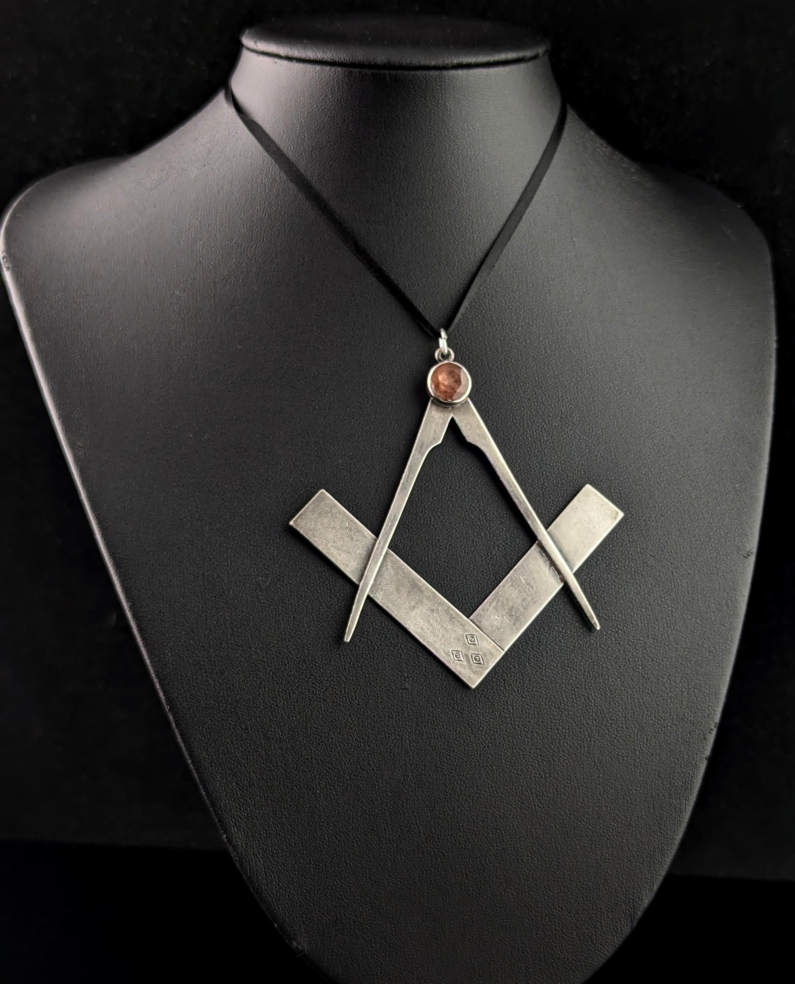 Antico ciondolo massonico in argento sterling, grande, vittoriano in vendita 3