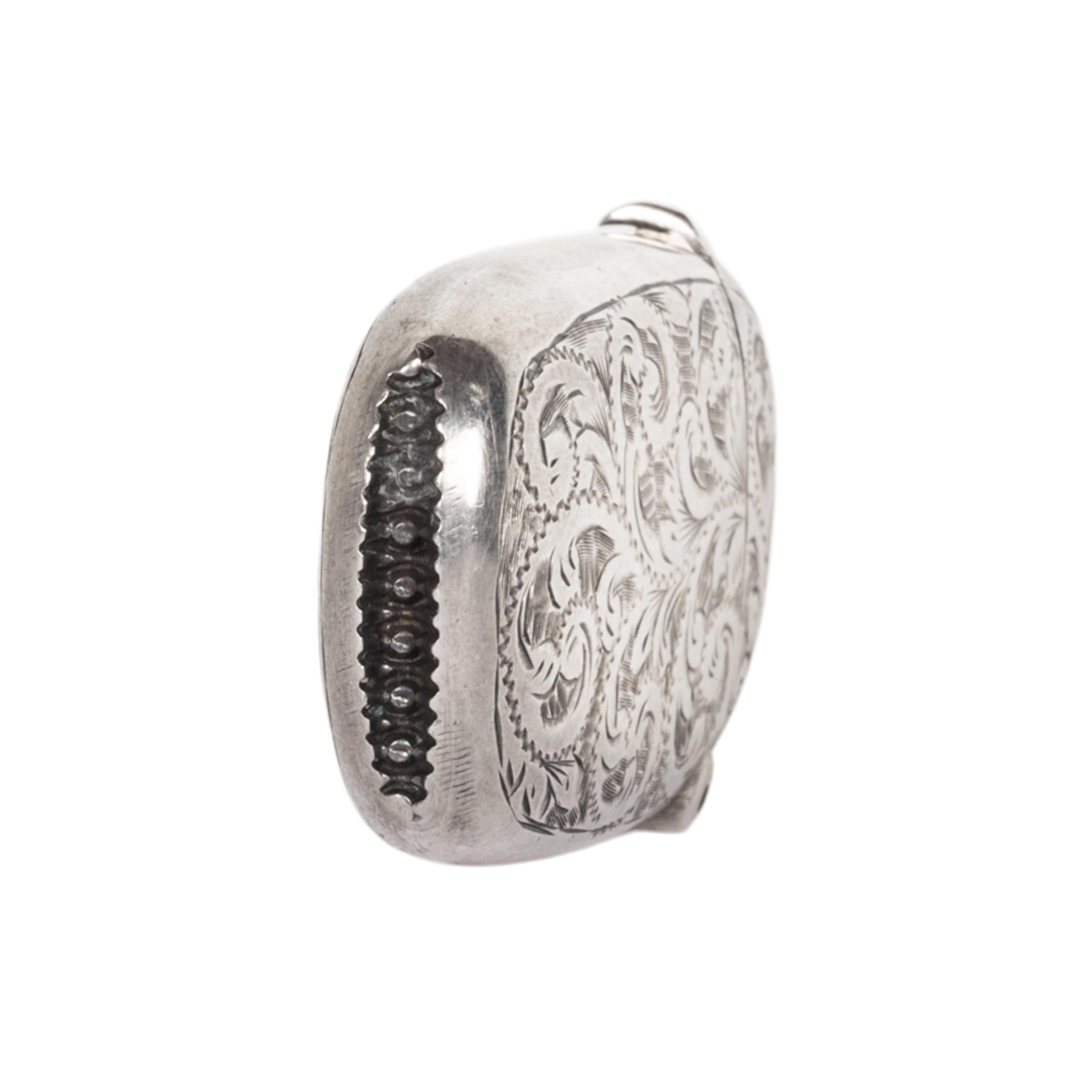 Antique Sterling Silver Miniature Engraved Vesta Match Case Birmingham 1886 In Good Condition For Sale In Portland, OR