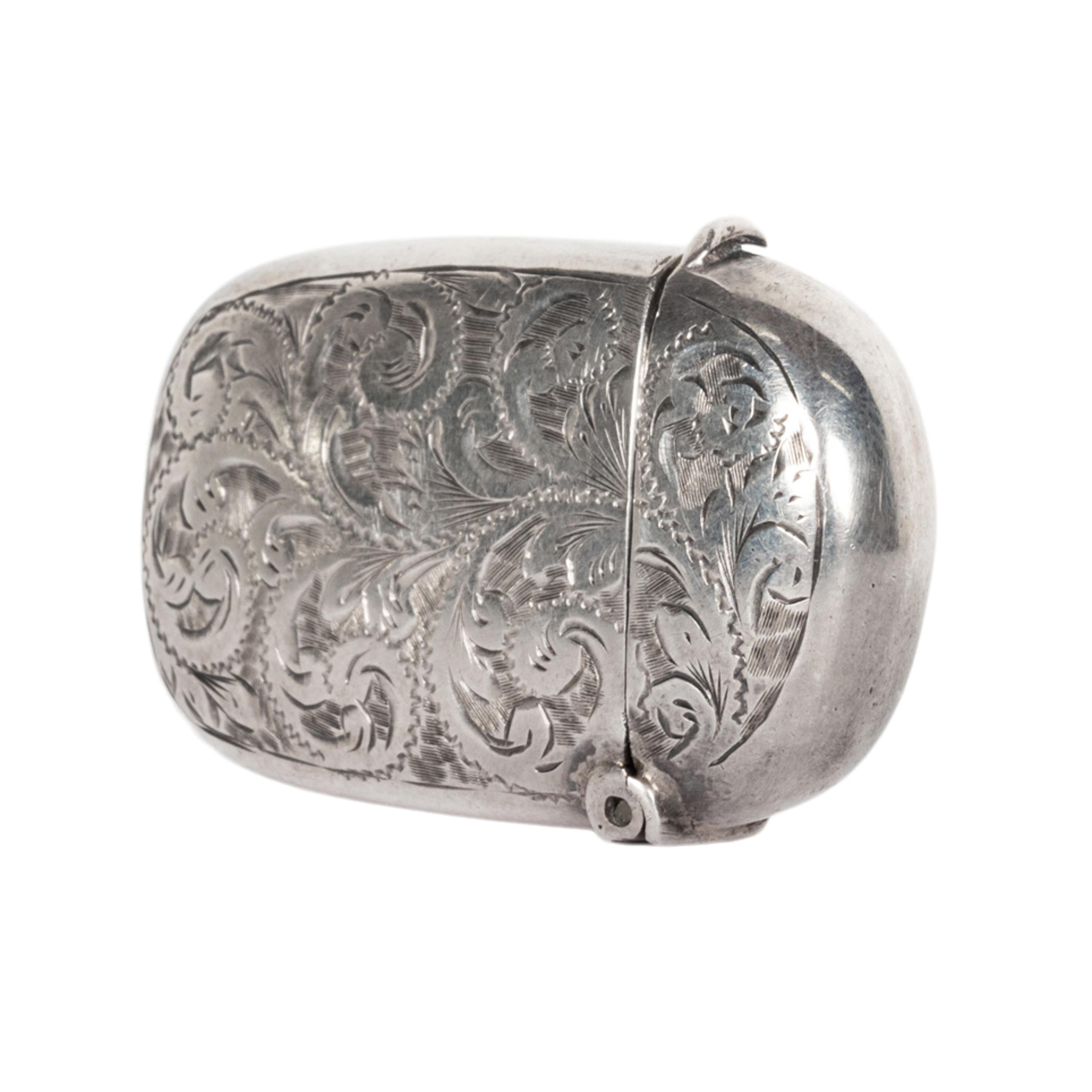 Antique Sterling Silver Miniature Engraved Vesta Match Case Birmingham 1886 For Sale 2