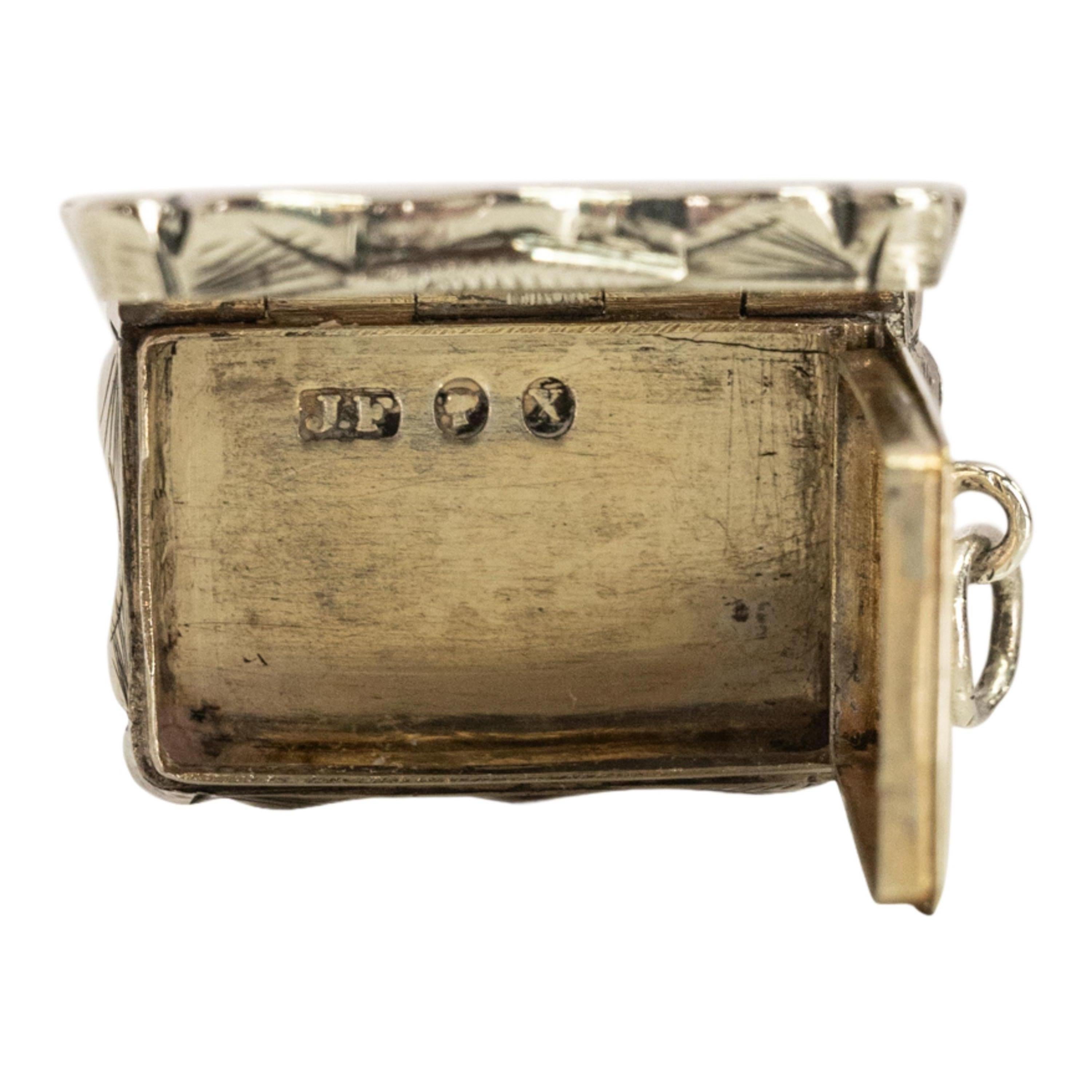 Antike Sterling Silber Miniatur Vinaigrette Medaillon James Fenton Birmingham  im Angebot 2