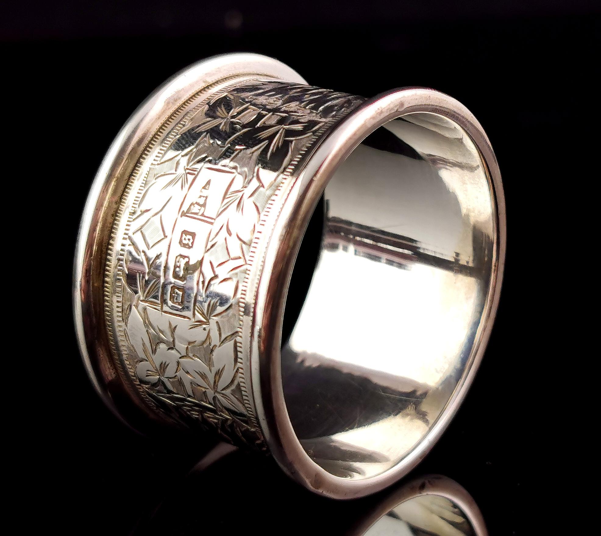 20th Century Antique sterling silver napkin ring, floral engraved  For Sale