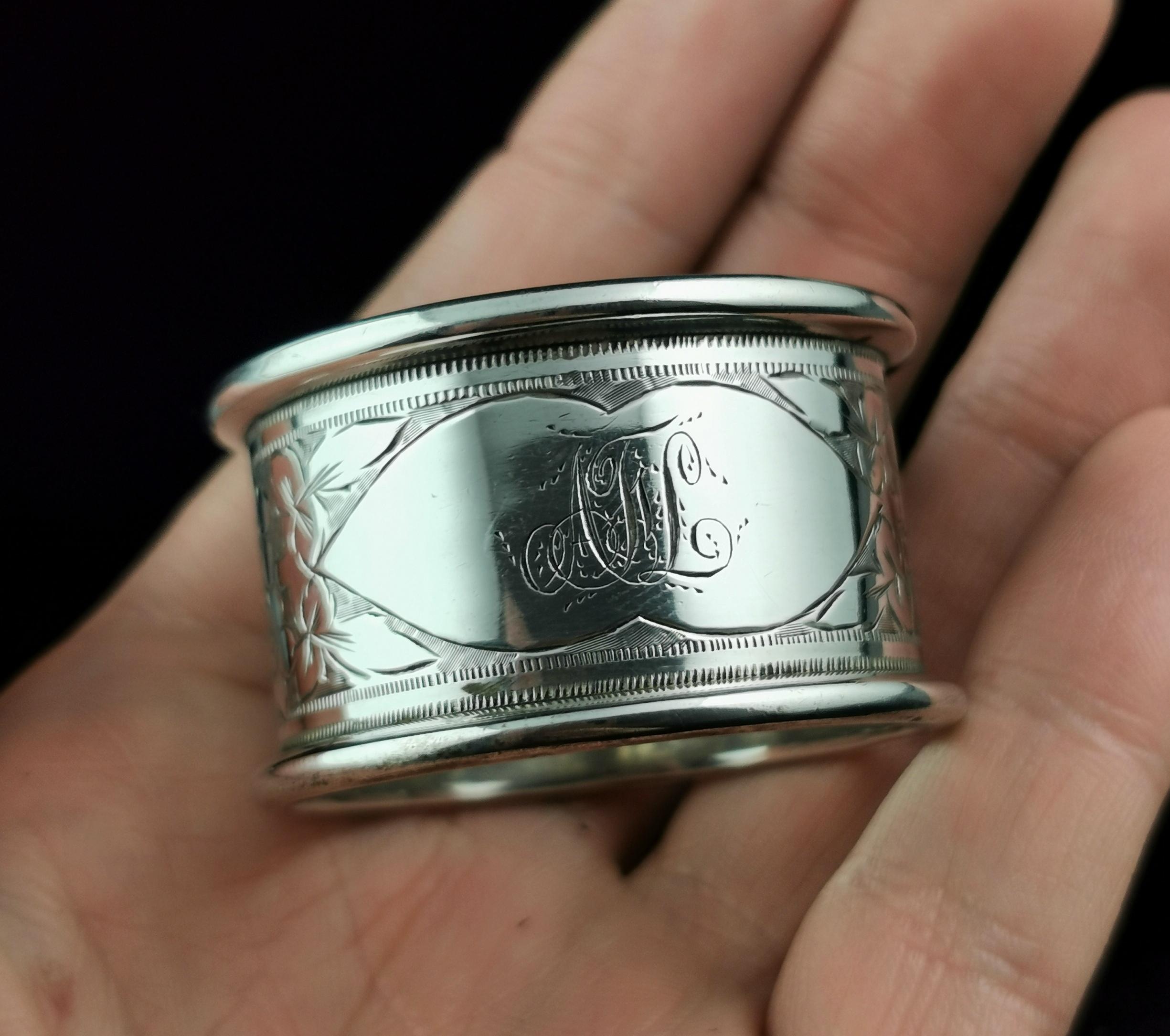 Sterling Silver Antique sterling silver napkin ring, floral engraved  For Sale