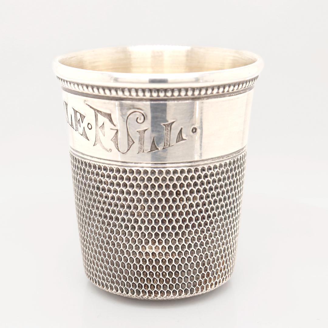 Vaso de chupito o medida de licor antiguo de plata de ley 