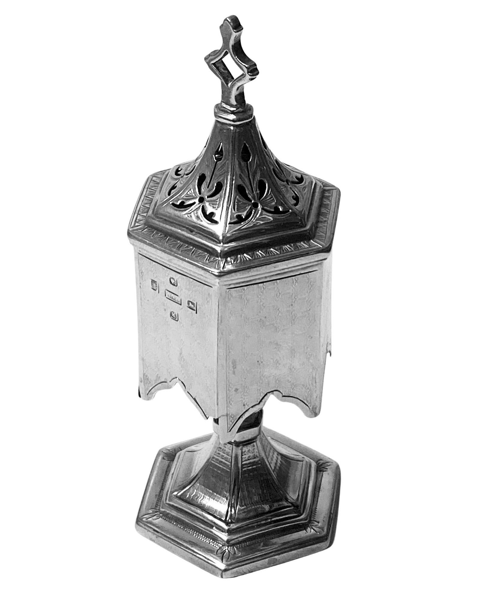 Antiker Pagoden-Pfefferstreuer aus Sterlingsilber Birmingham 1859 Aston & Sohn im Angebot 1