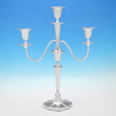 Pareja de Candelabros Antiguos de Plata de Ley - 3 Luces - Walker & Hall 1914