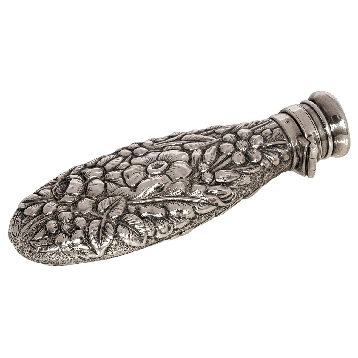 Antiguo Frasco de Perfume de Plata de Ley Grabado Repousse Frasco Londres 1873 en venta 2