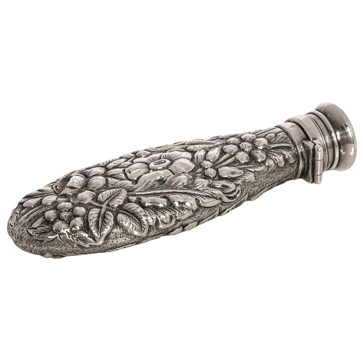 Antiguo Frasco de Perfume de Plata de Ley Grabado Repousse Frasco Londres 1873 en venta 1