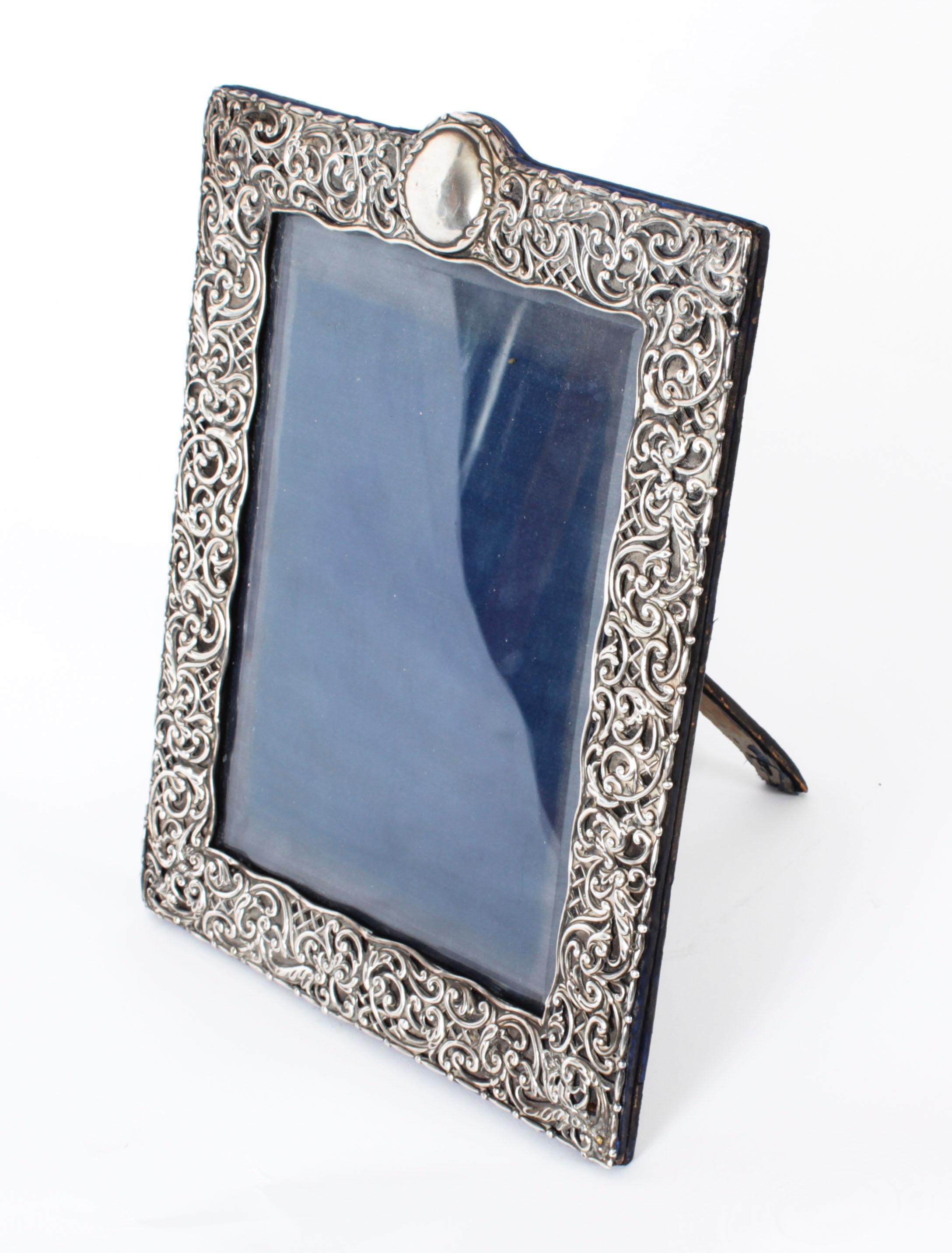 Antique Sterling Silver Photo Frame by Henry Matthews 1902 4