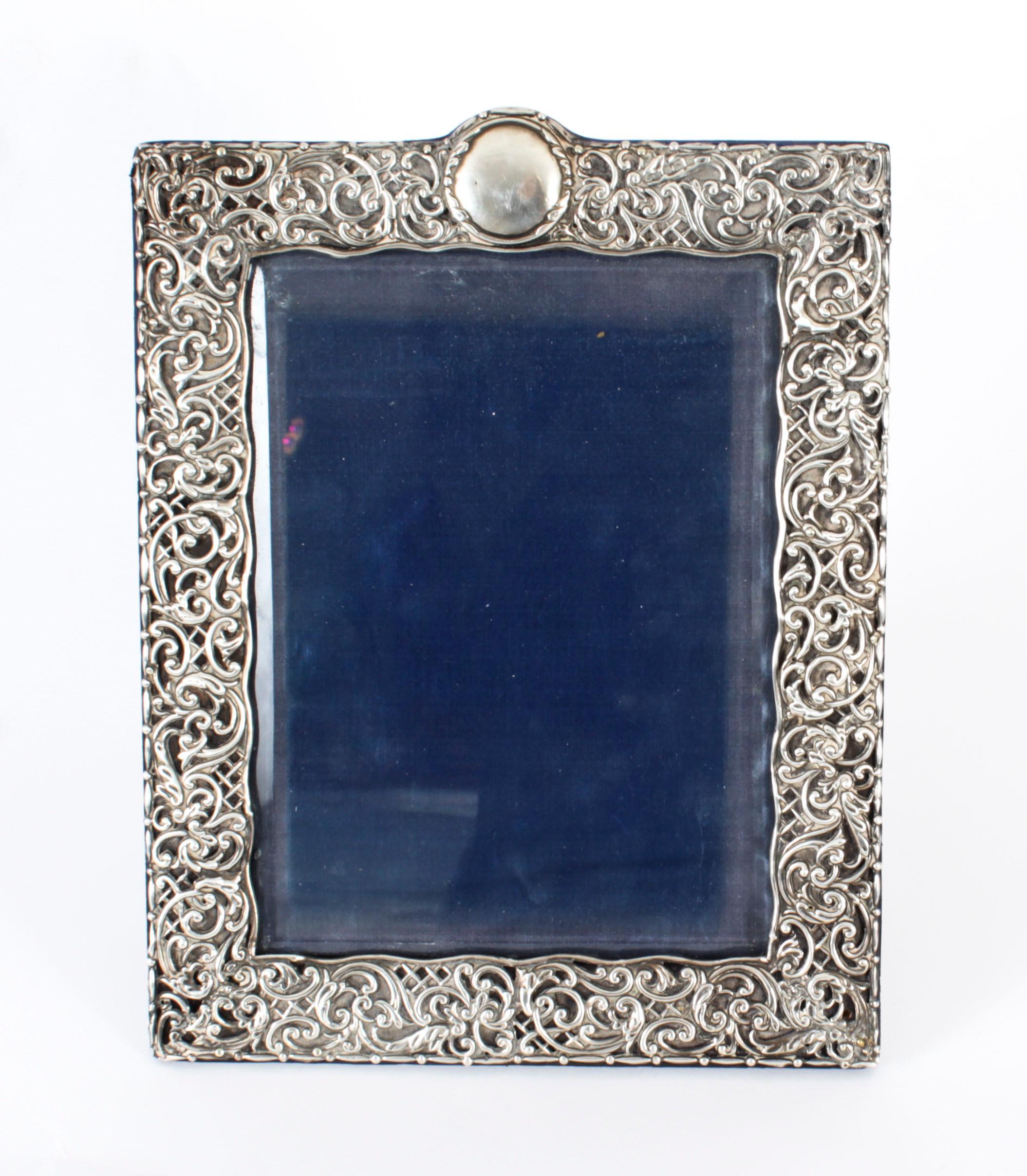 Antique Sterling Silver Photo Frame by Henry Matthews 1902 5