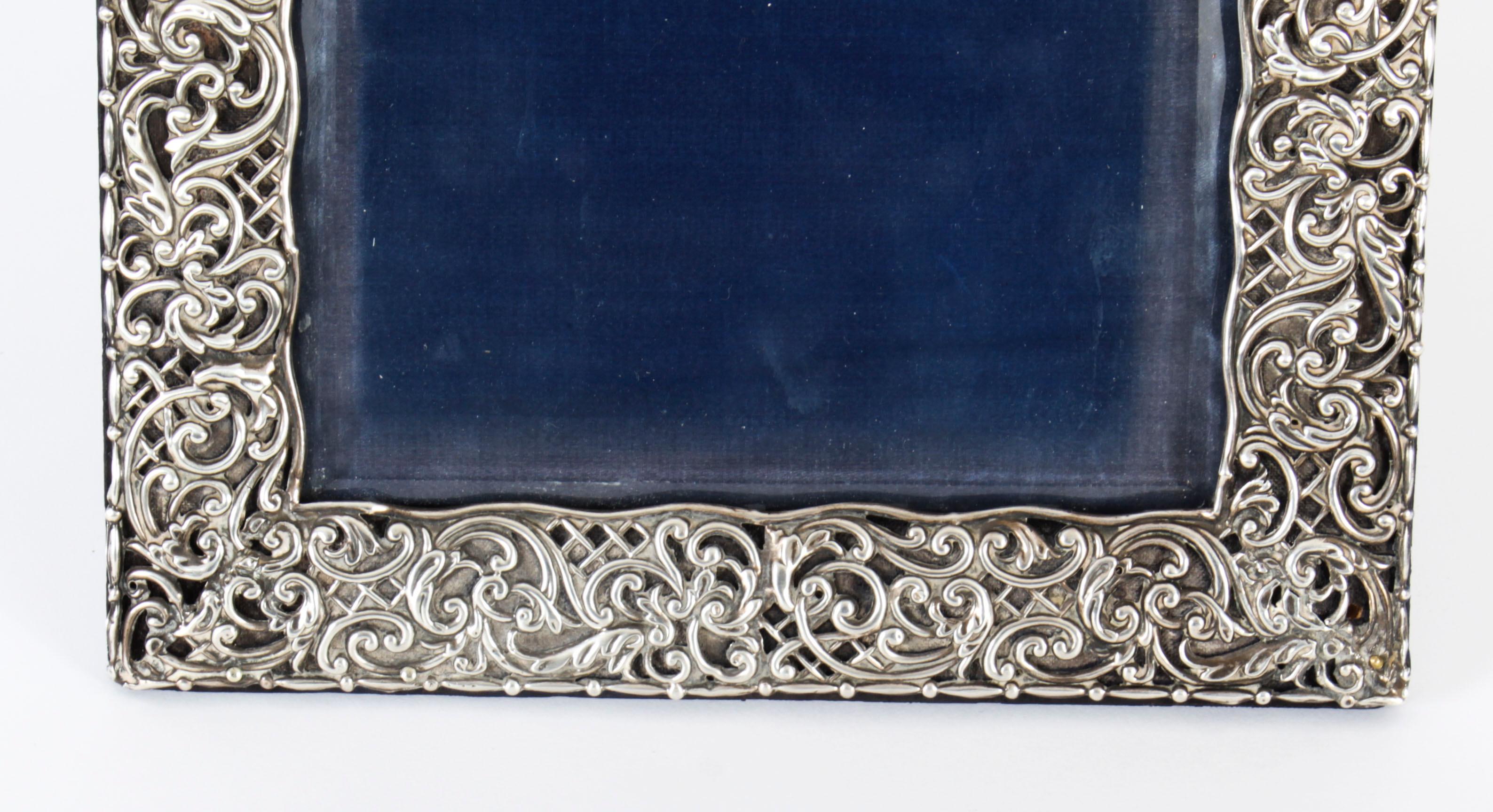 English Antique Sterling Silver Photo Frame by Henry Matthews 1902