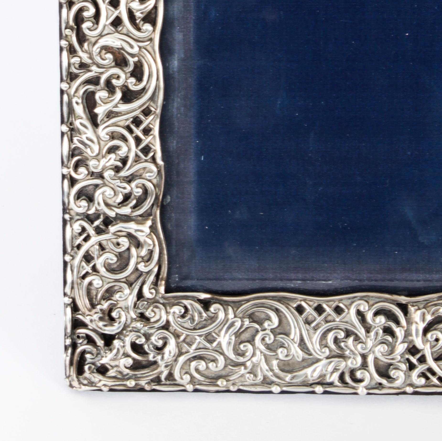 Early 20th Century Antique Sterling Silver Photo Frame by Henry Matthews 1902