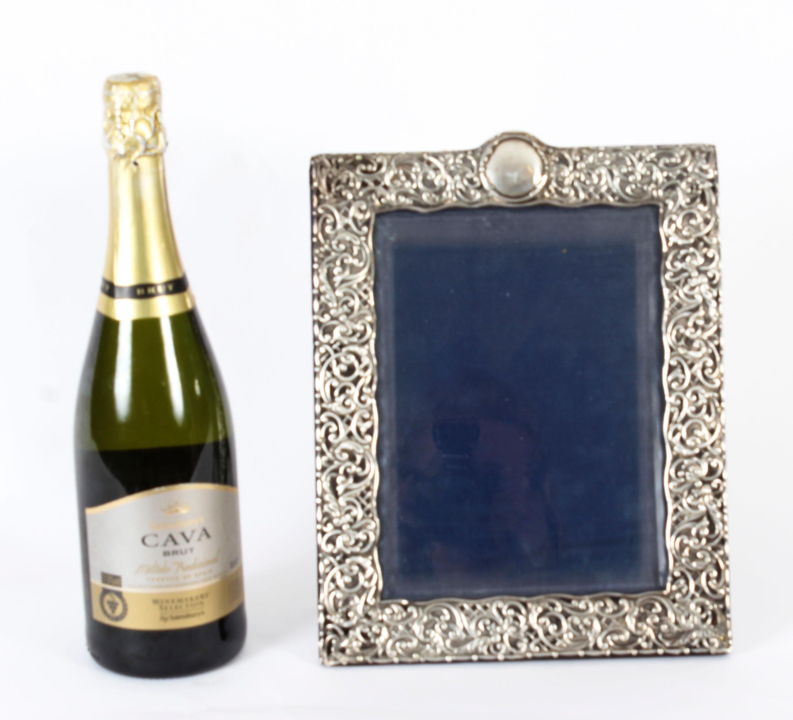 Antique Sterling Silver Photo Frame by Henry Matthews 1902 3